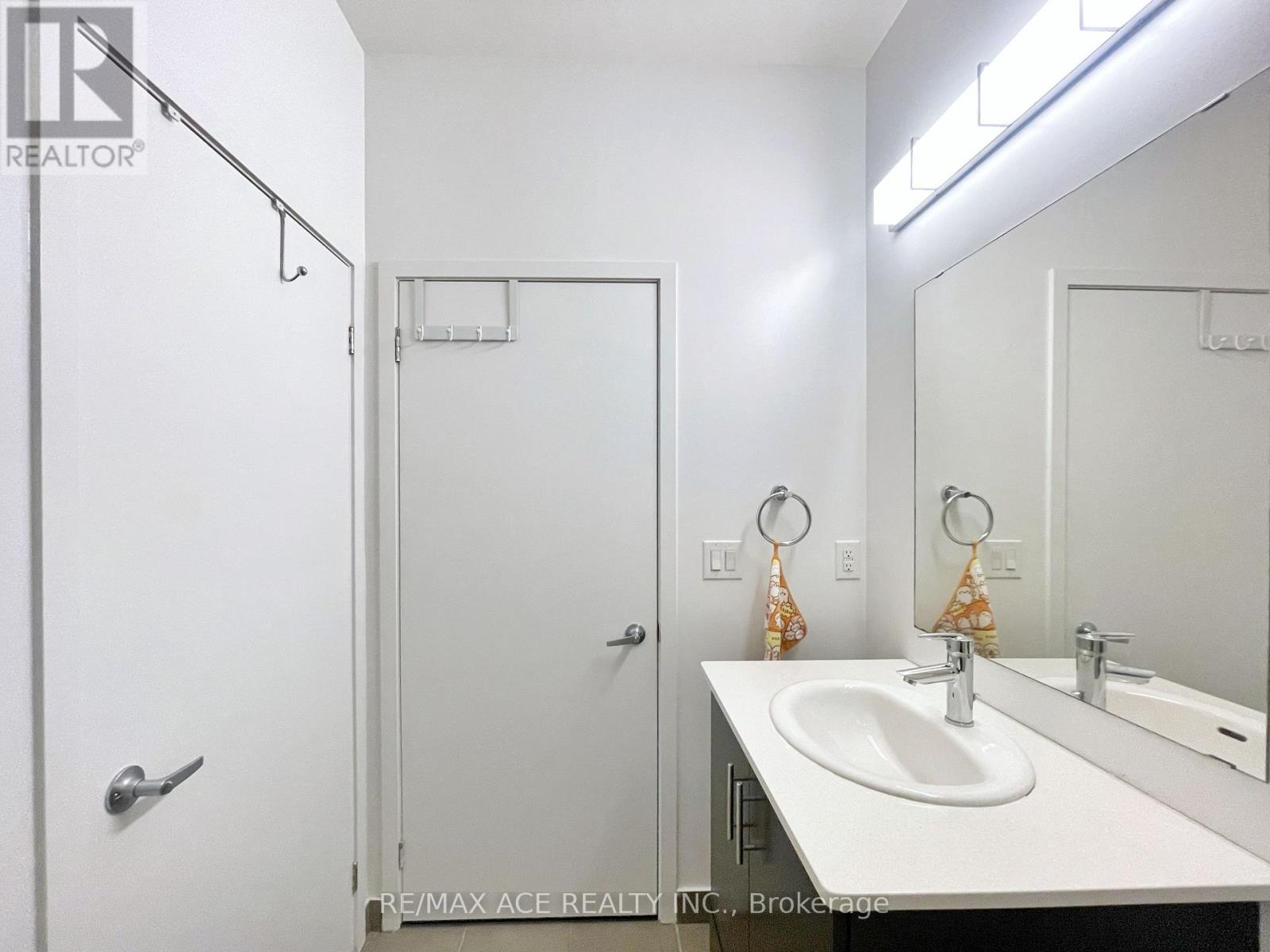 Ph 3210 - 360 Square One Drive, Mississauga, Ontario  L5B 0G7 - Photo 23 - W12731846