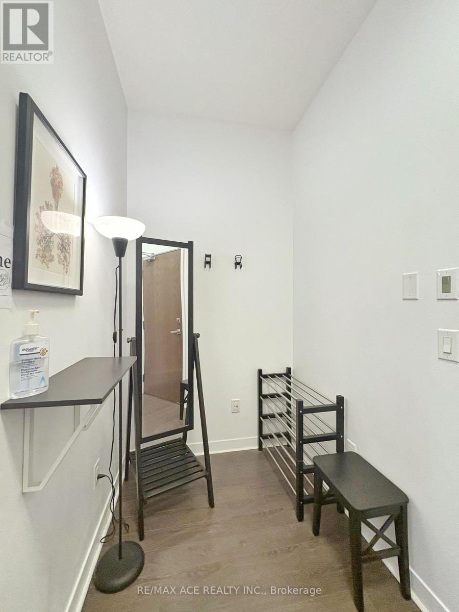 Ph 3210 - 360 Square One Drive, Mississauga, Ontario  L5B 0G7 - Photo 4 - W12731846