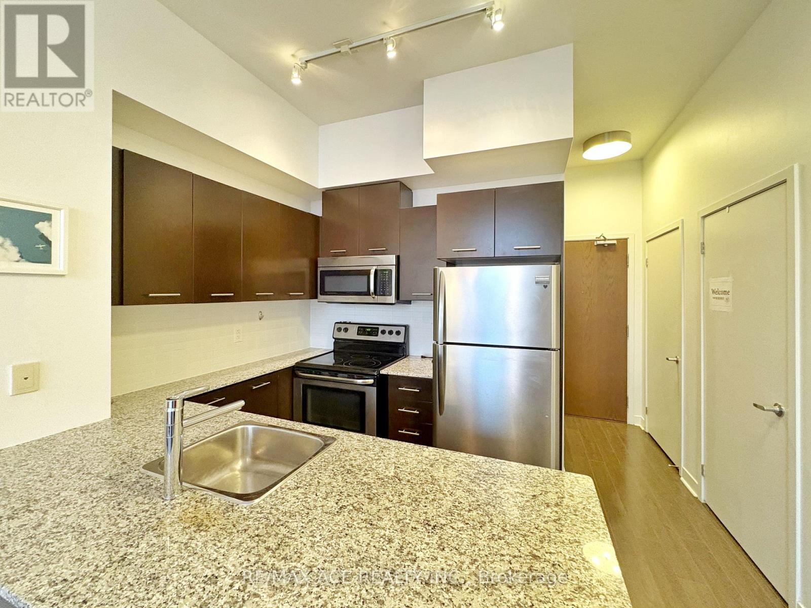 Ph 3210 - 360 Square One Drive, Mississauga, Ontario  L5B 0G7 - Photo 6 - W12731846