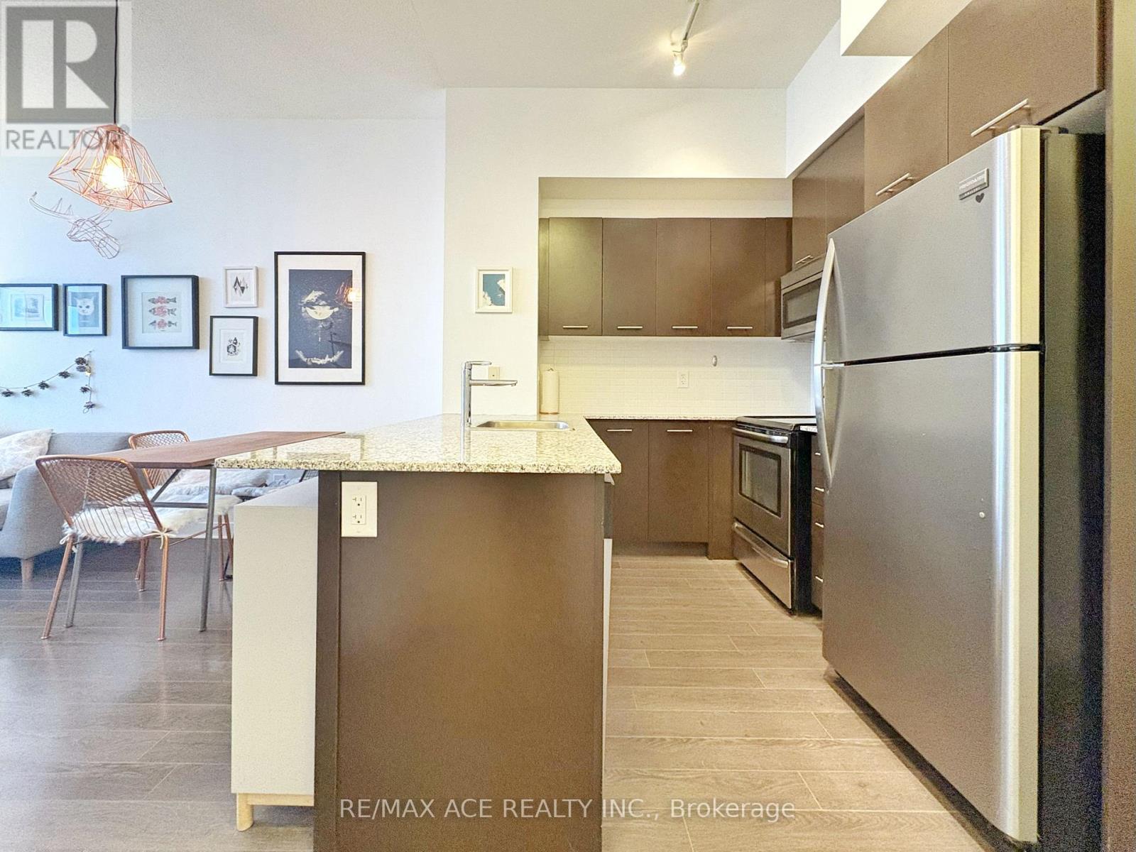 Ph 3210 - 360 Square One Drive, Mississauga, Ontario  L5B 0G7 - Photo 8 - W12731846