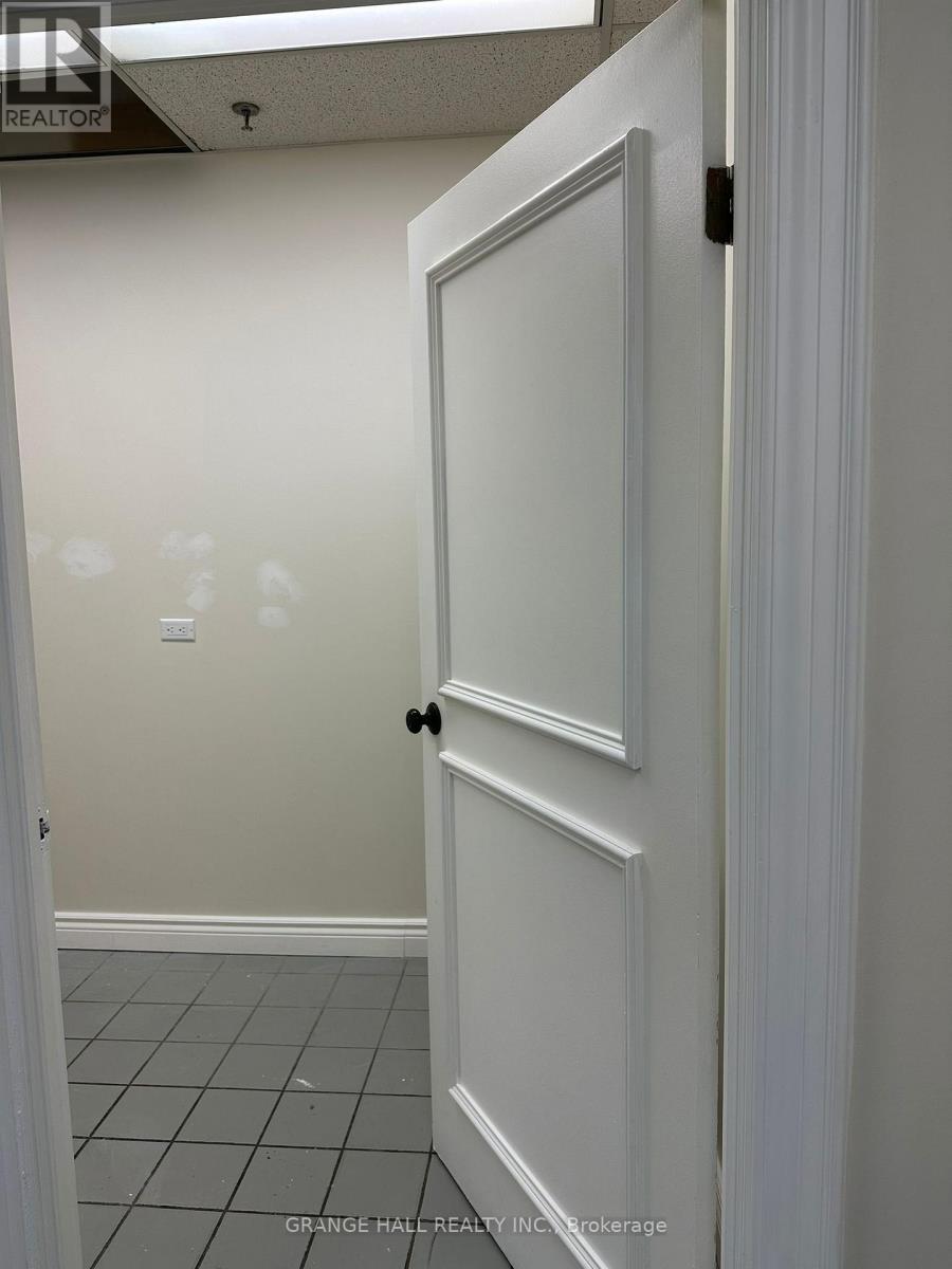 202 - 1649 Dufferin Street, Toronto, Ontario  M6H 4H5 - Photo 6 - W12731898