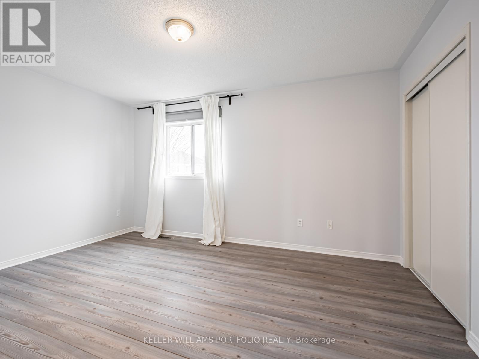 7160 Waldorf Way, Mississauga, Ontario  L5N 7R3 - Photo 12 - W12731992