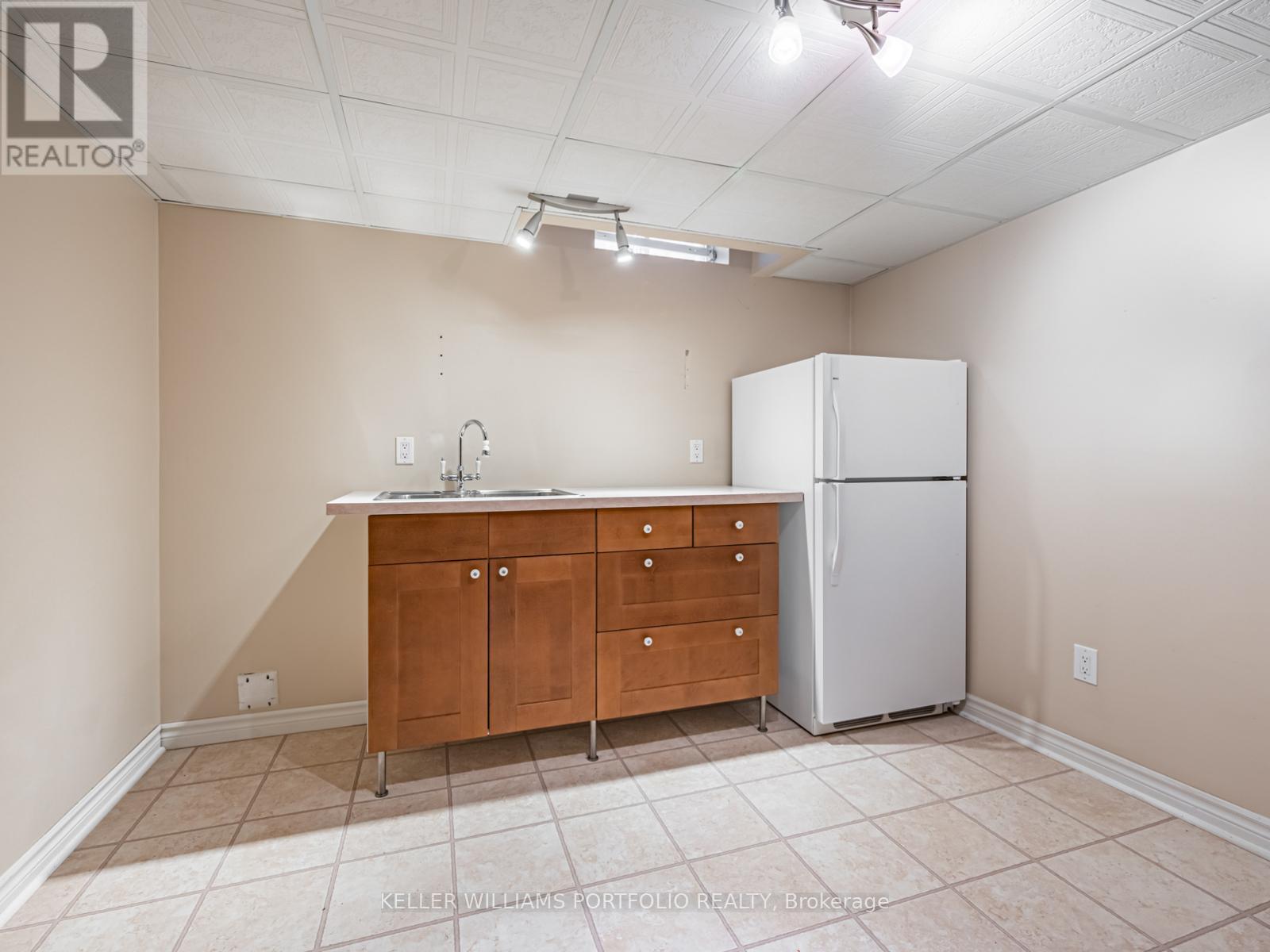 7160 Waldorf Way, Mississauga, Ontario  L5N 7R3 - Photo 22 - W12731992