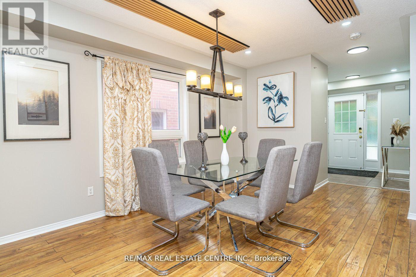 107 Crown Victoria Drive, Brampton, Ontario  L7A 3X9 - Photo 5 - W12732014