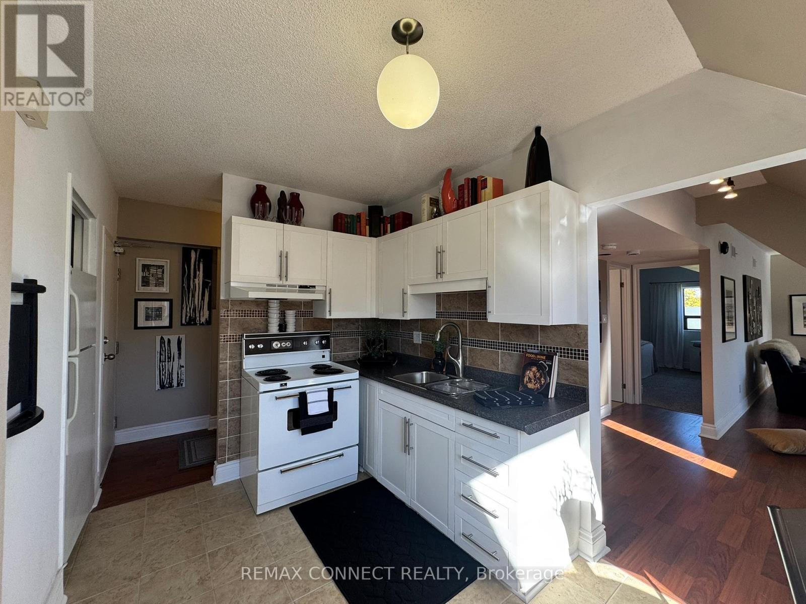 303 - 4872 Valley Way, Niagara Falls, Ontario  L2E 1W3 - Photo 19 - X12731844