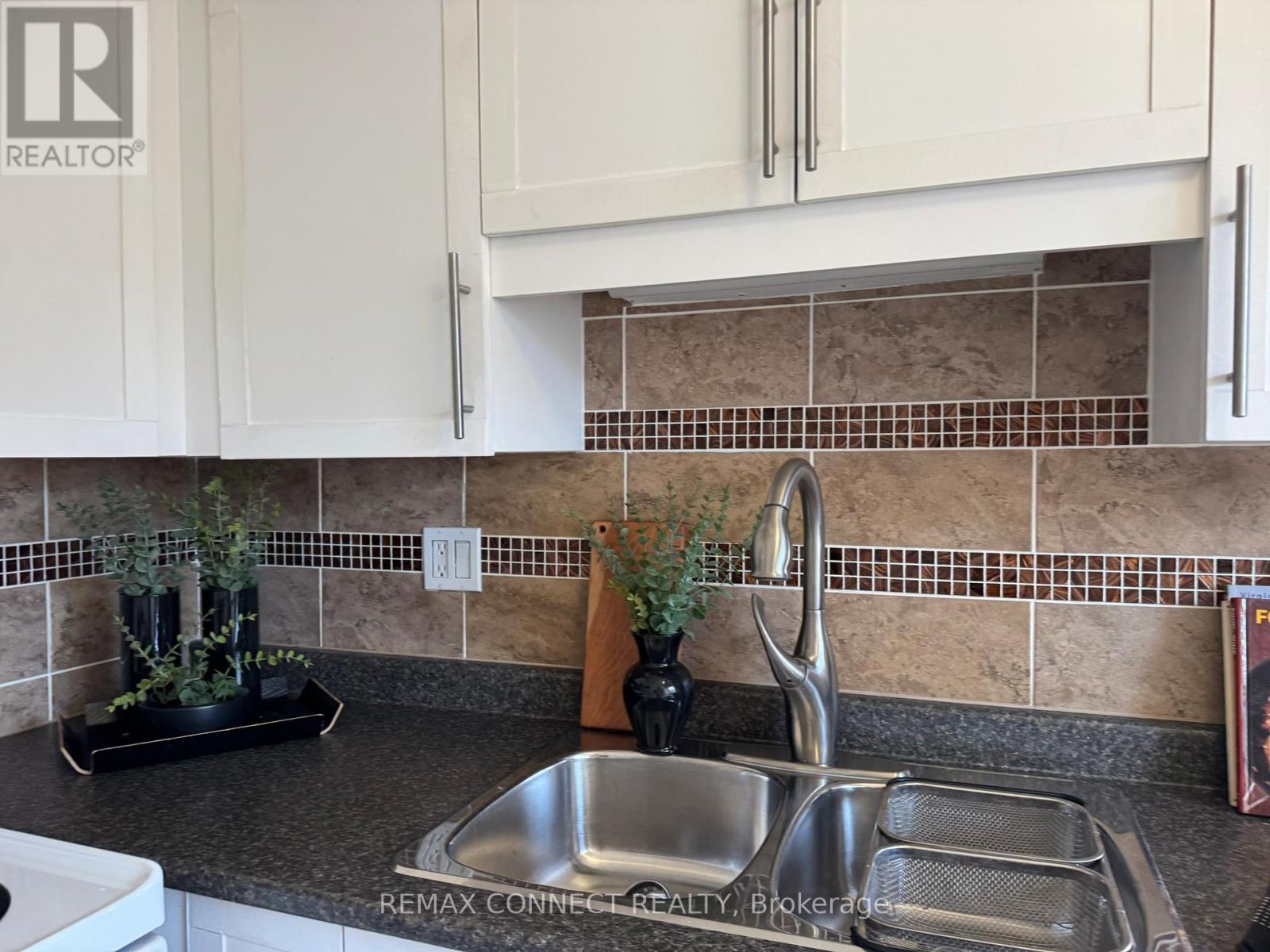 303 - 4872 Valley Way, Niagara Falls, Ontario  L2E 1W3 - Photo 26 - X12731844