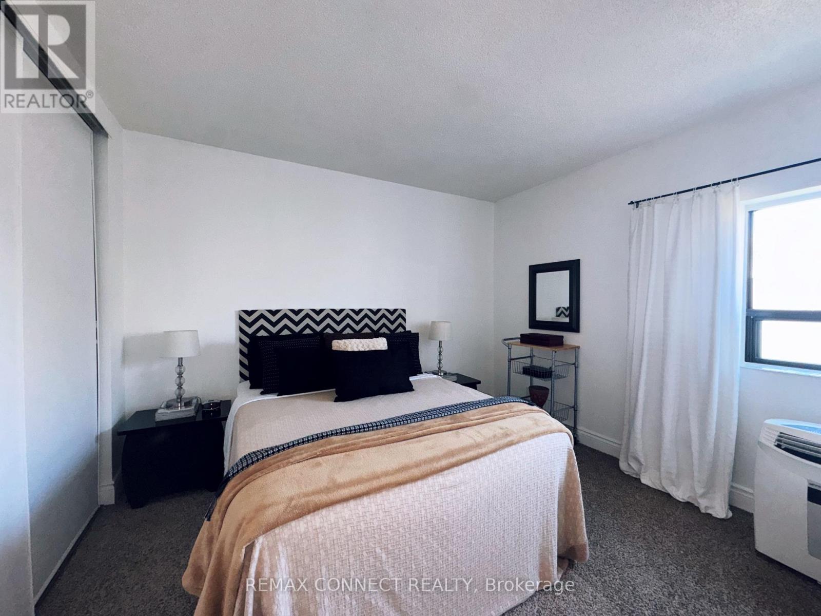 303 - 4872 Valley Way, Niagara Falls, Ontario  L2E 1W3 - Photo 34 - X12731844