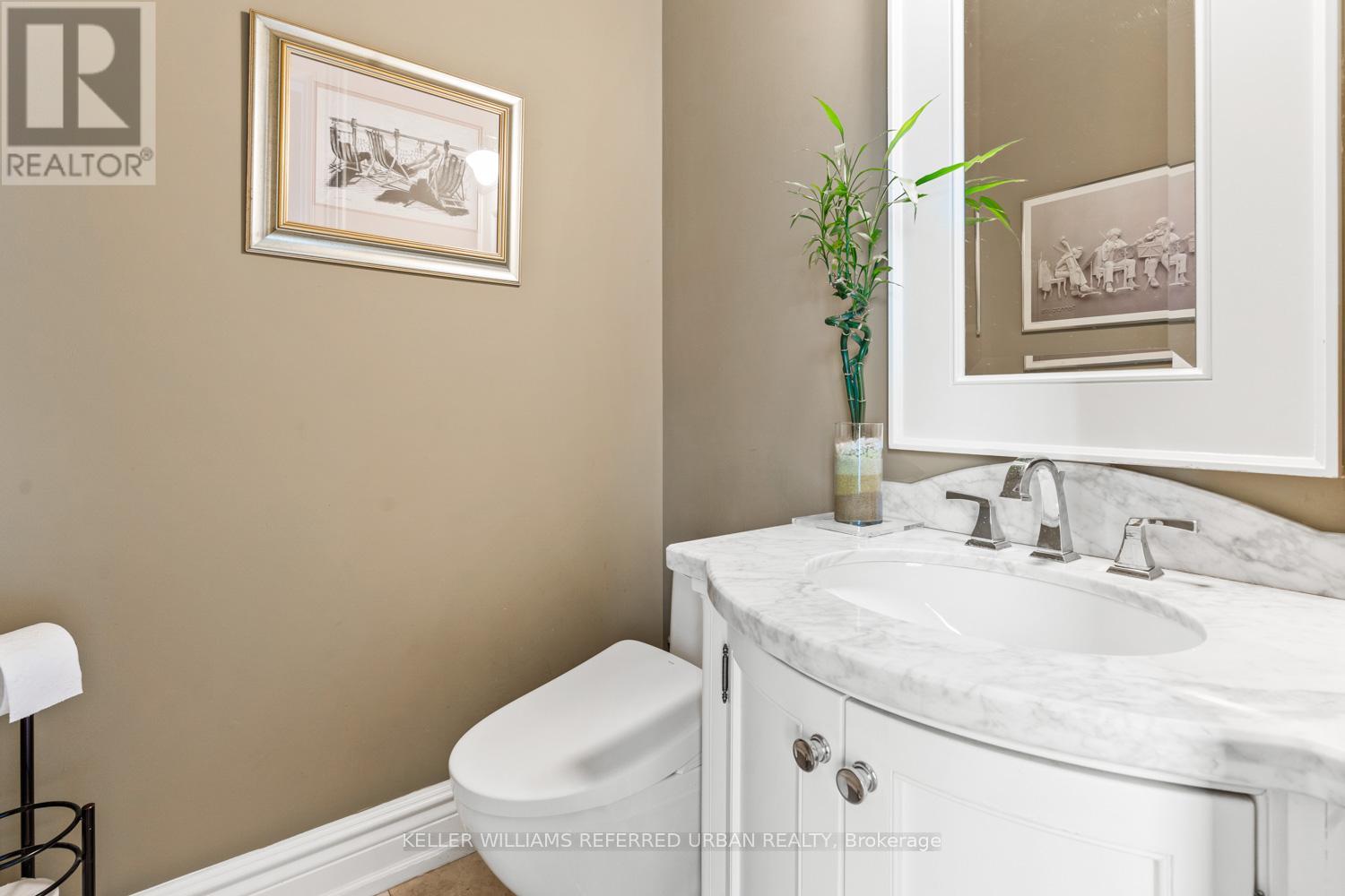6 Bayview Wood, Toronto, Ontario  M4N 1R7 - Photo 14 - C12731680