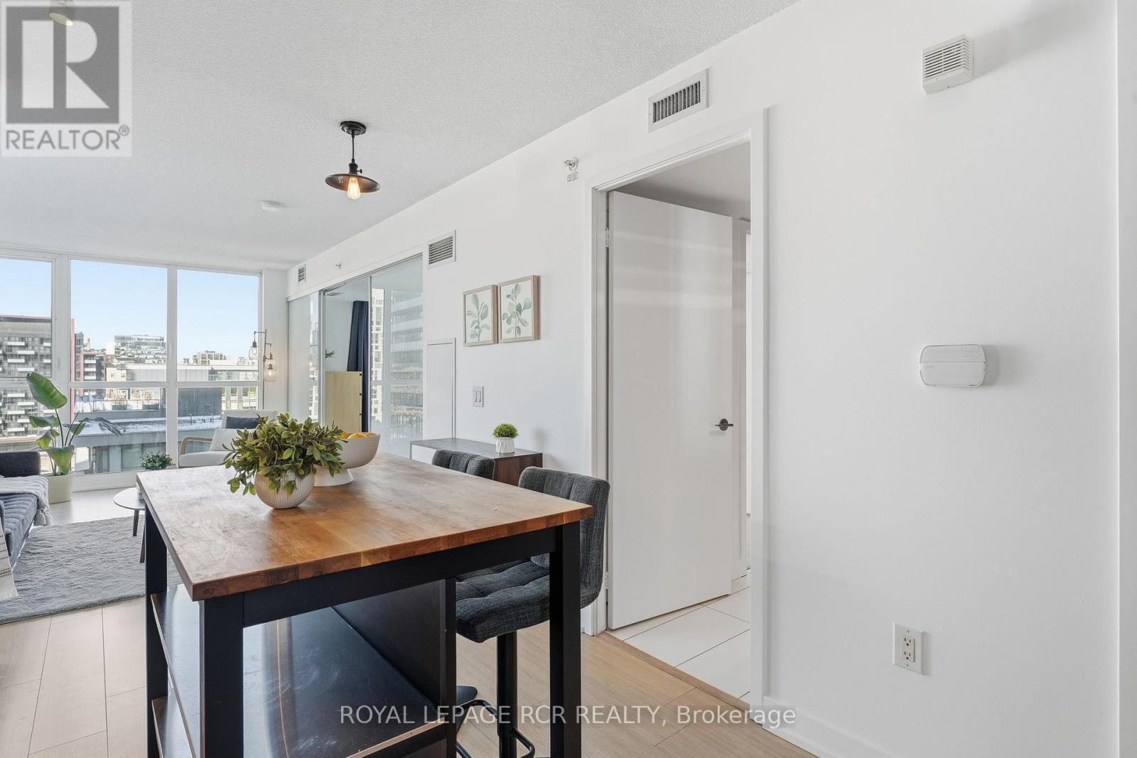 1107 - 85 Queens Wharf Road, Toronto, Ontario  M5V 0J9 - Photo 13 - C12731816