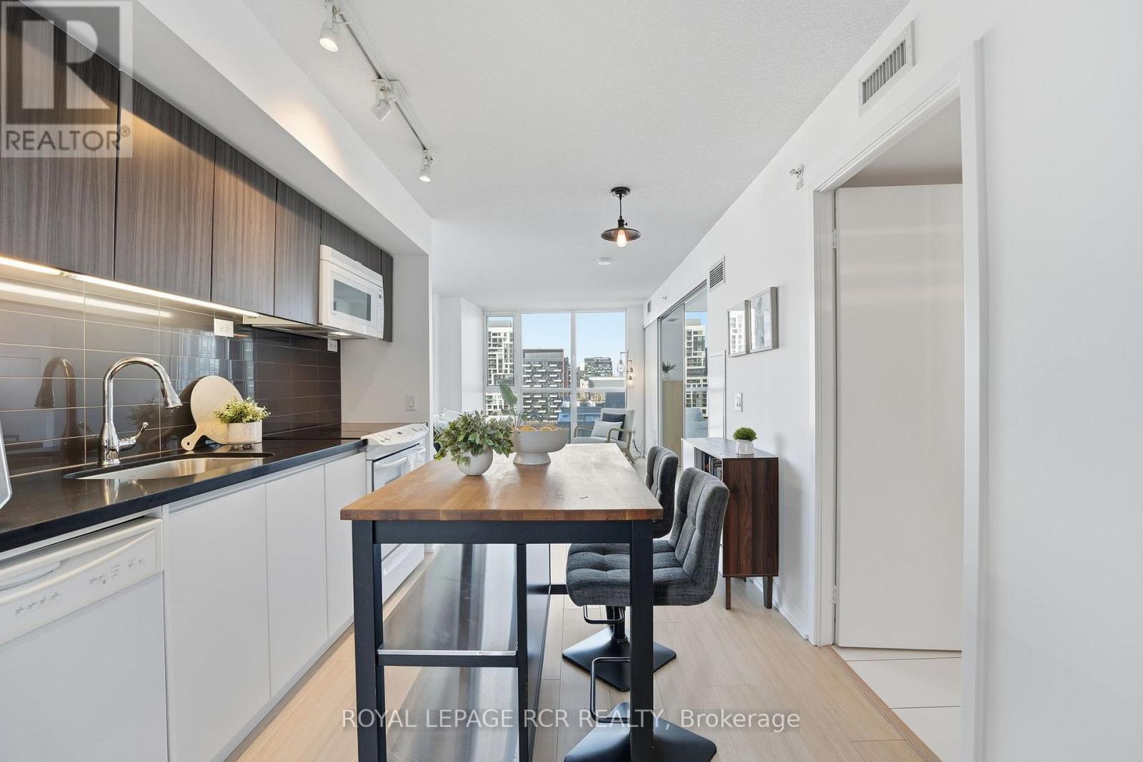 1107 - 85 Queens Wharf Road, Toronto, Ontario  M5V 0J9 - Photo 12 - C12731816