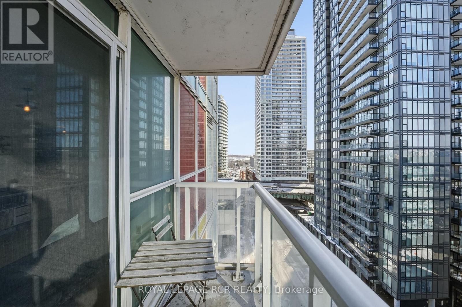 1107 - 85 Queens Wharf Road, Toronto, Ontario  M5V 0J9 - Photo 22 - C12731816