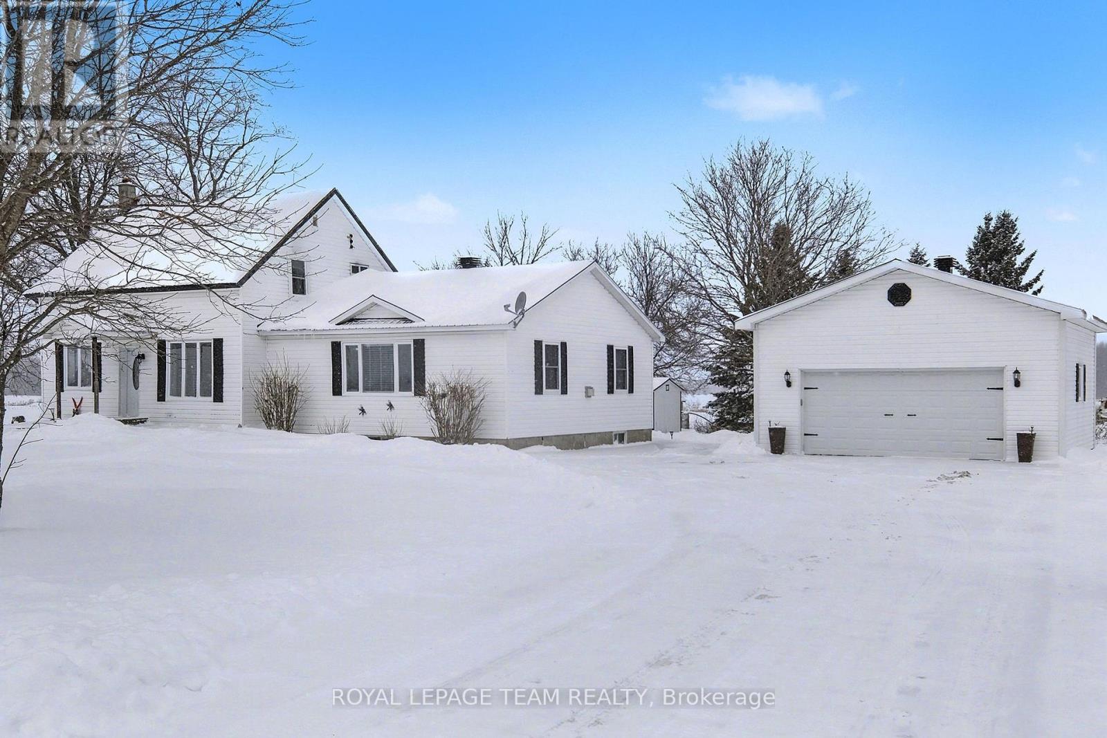 15197 CONCESSION 1-2 ROAD, North Stormont, Ontario