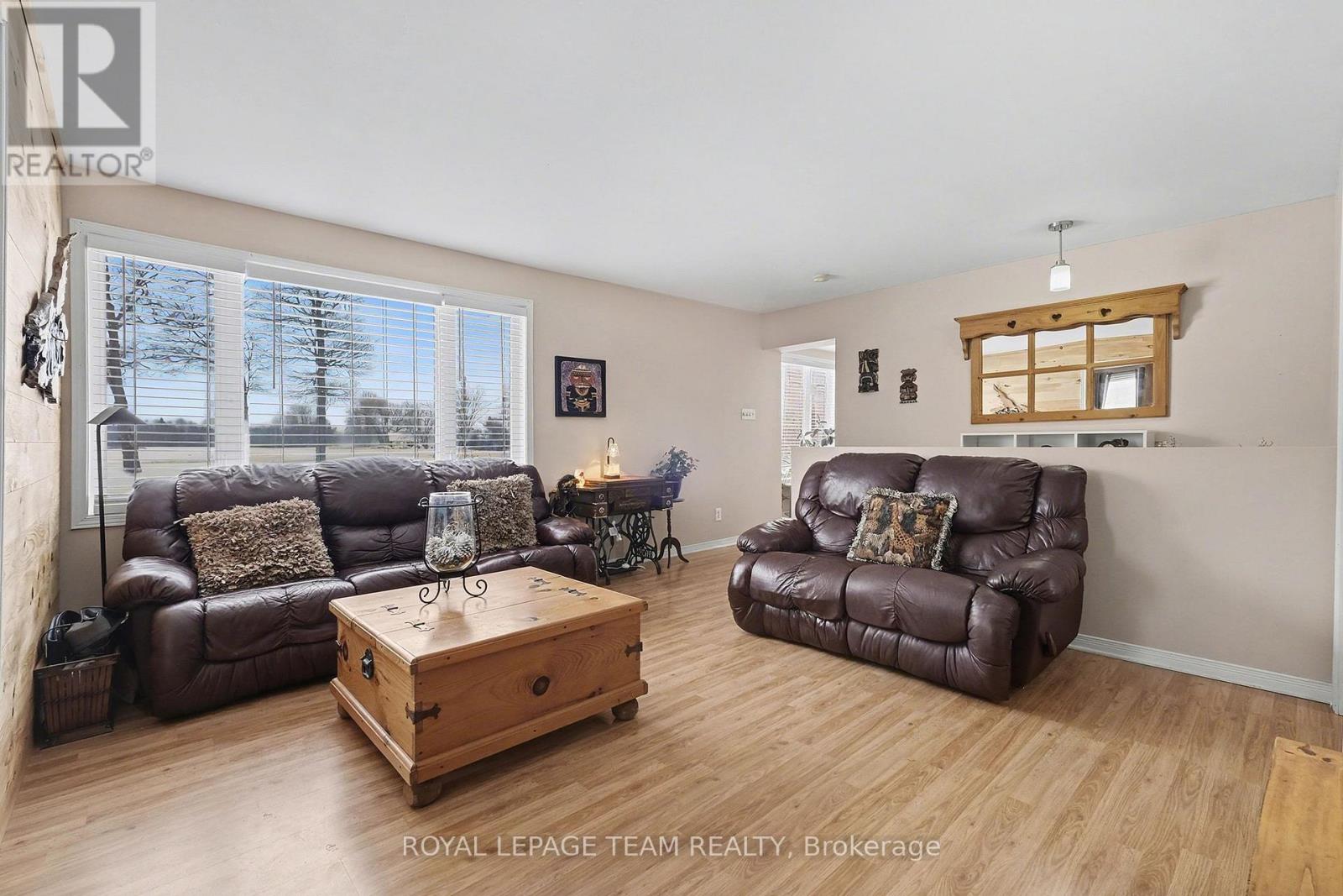 15197 Concession 1-2 Road, North Stormont, Ontario  K0C 1K0 - Photo 12 - X12732066