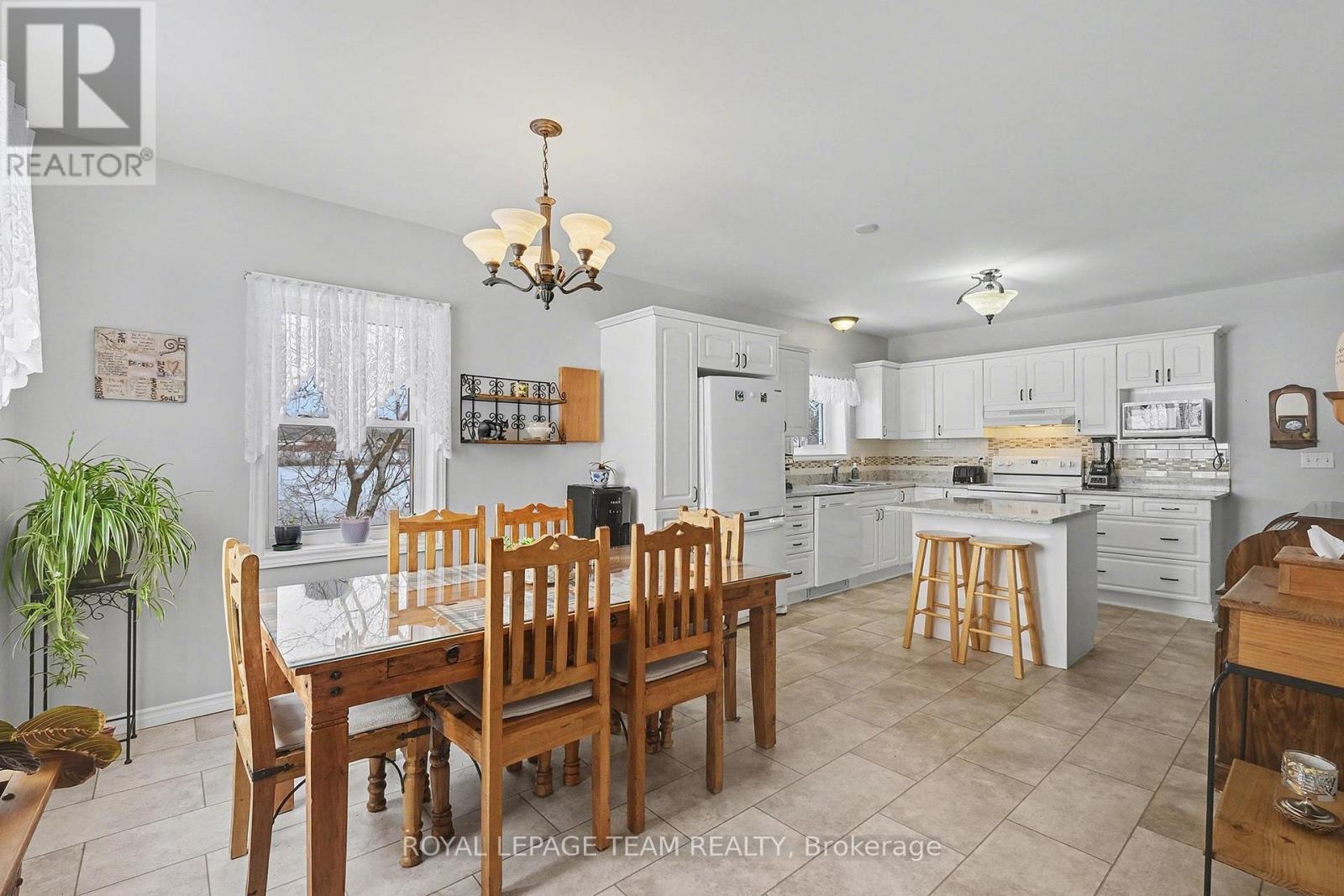 15197 Concession 1-2 Road, North Stormont, Ontario  K0C 1K0 - Photo 7 - X12732066