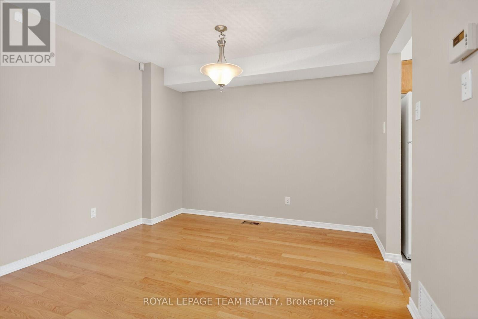 35 Upney Drive, Ottawa, Ontario  K2J 5G7 - Photo 4 - X12732080