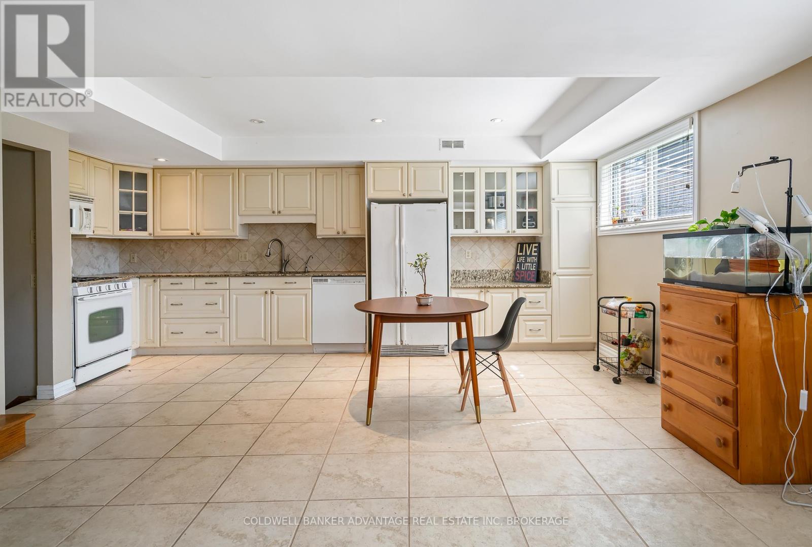 6808 Corwin Crescent, Niagara Falls, Ontario  L2G 2M7 - Photo 32 - X12732136