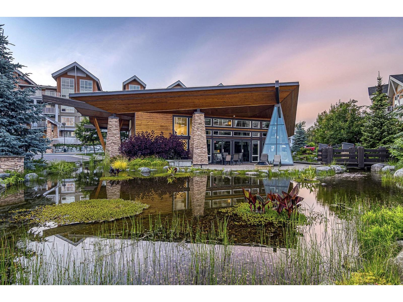 505 6440 194 STREET, Surrey, British Columbia