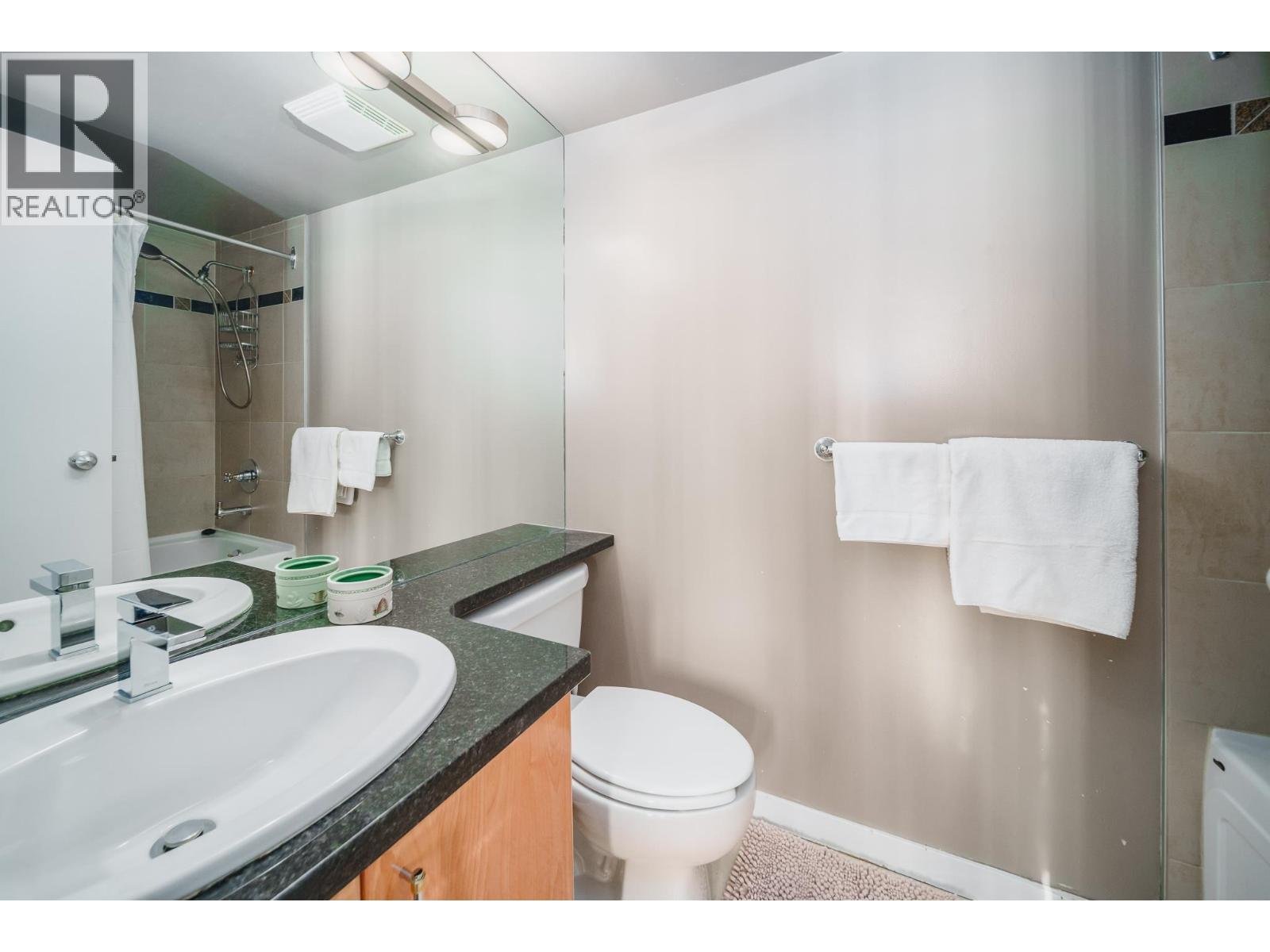 1906 1077 Marinaside Crescent, Vancouver, British Columbia  V6Z 2Z5 - Photo 17 - R3083547