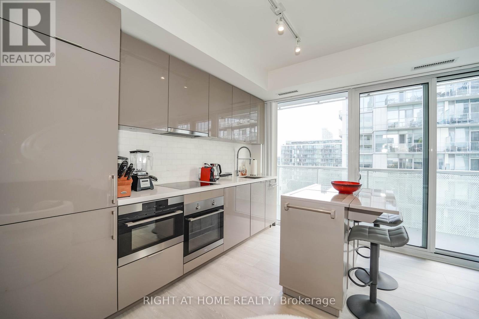 707 - 15 Queens Quay E, Toronto, Ontario  M5E 0C5 - Photo 8 - C12732048