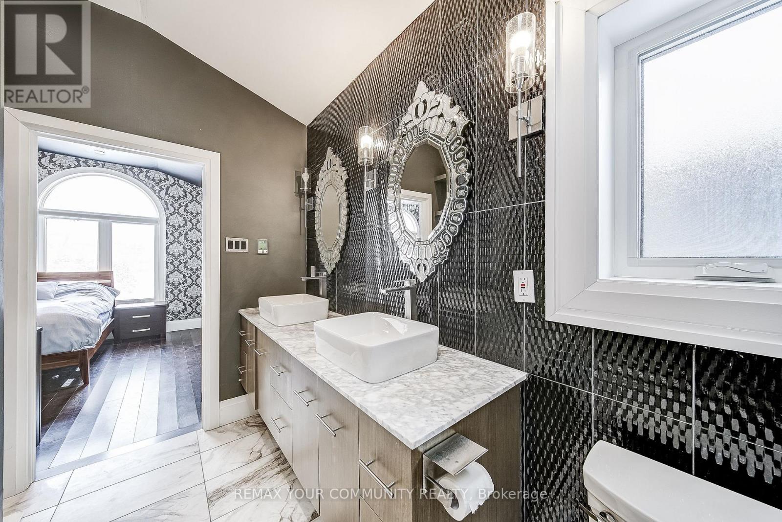 3433 Mount Albert Road, East Gwillimbury, Ontario  L0G 1V0 - Photo 19 - N12732052