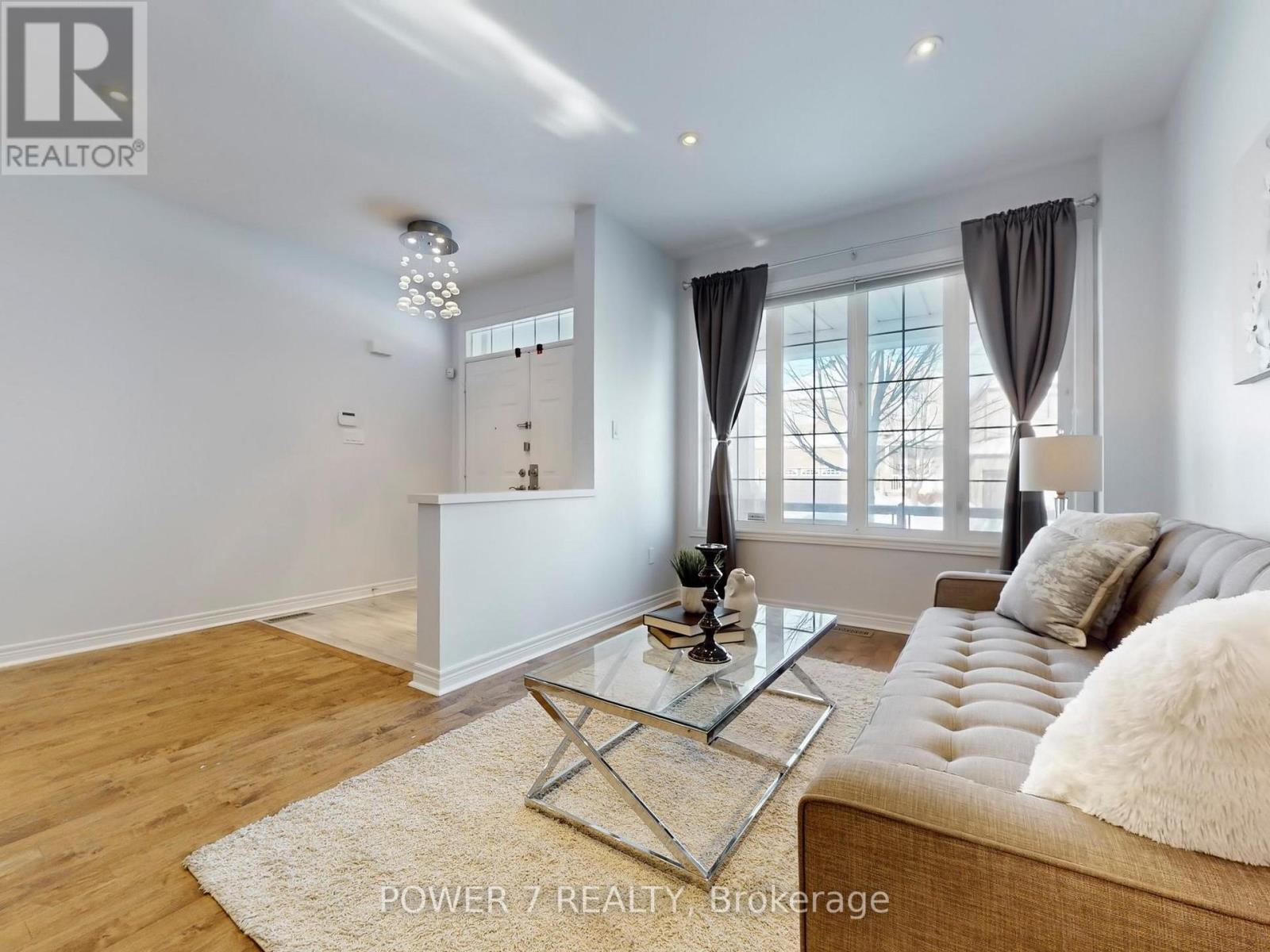 3 Demoray Court, Markham, Ontario  L6E 2E8 - Photo 5 - N12732068