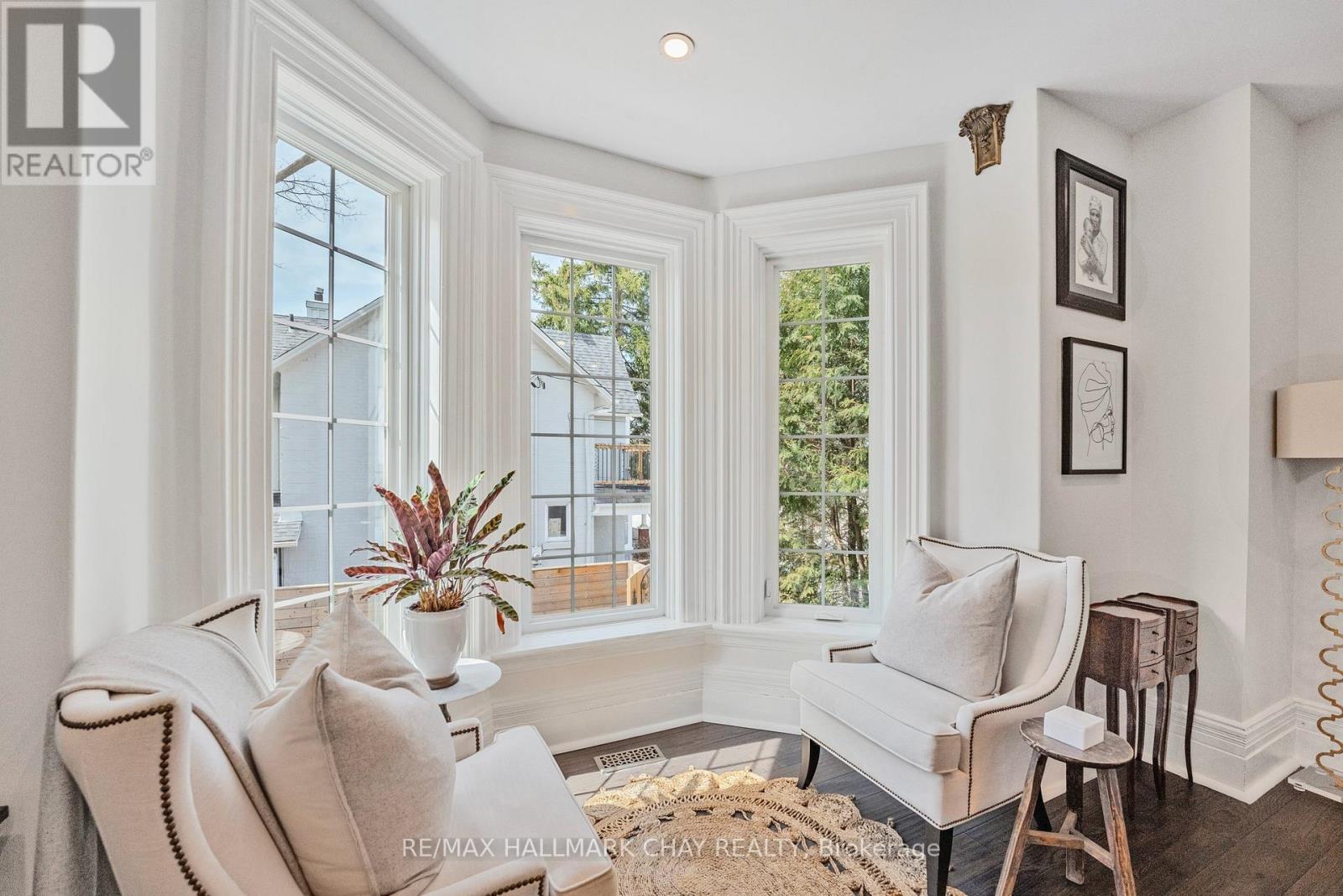 11 Catherine Avenue, Aurora, Ontario  L4G 1K4 - Photo 6 - N12732114