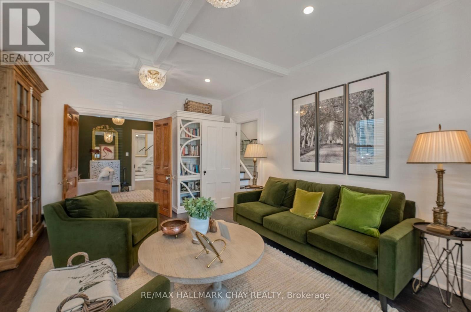 11 Catherine Avenue, Aurora, Ontario  L4G 1K4 - Photo 9 - N12732114