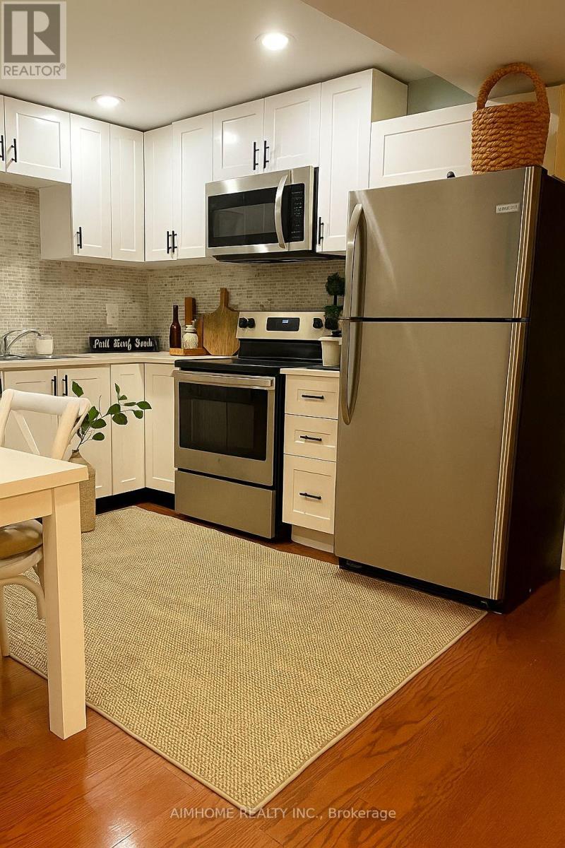 97 Clearmeadow Boulevard, Newmarket, Ontario  L3X 2M5 - Photo 2 - N12732120