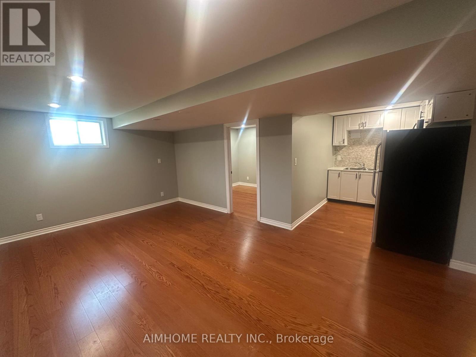 97 Clearmeadow Boulevard, Newmarket, Ontario  L3X 2M5 - Photo 4 - N12732120