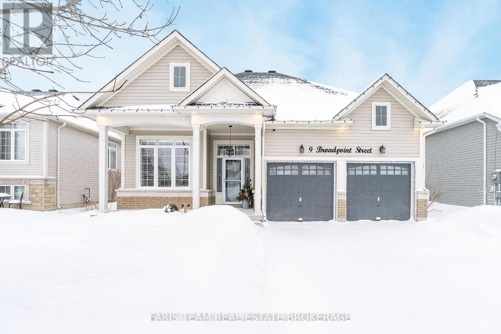 9 BROADPOINT STREET, Wasaga Beach, Ontario