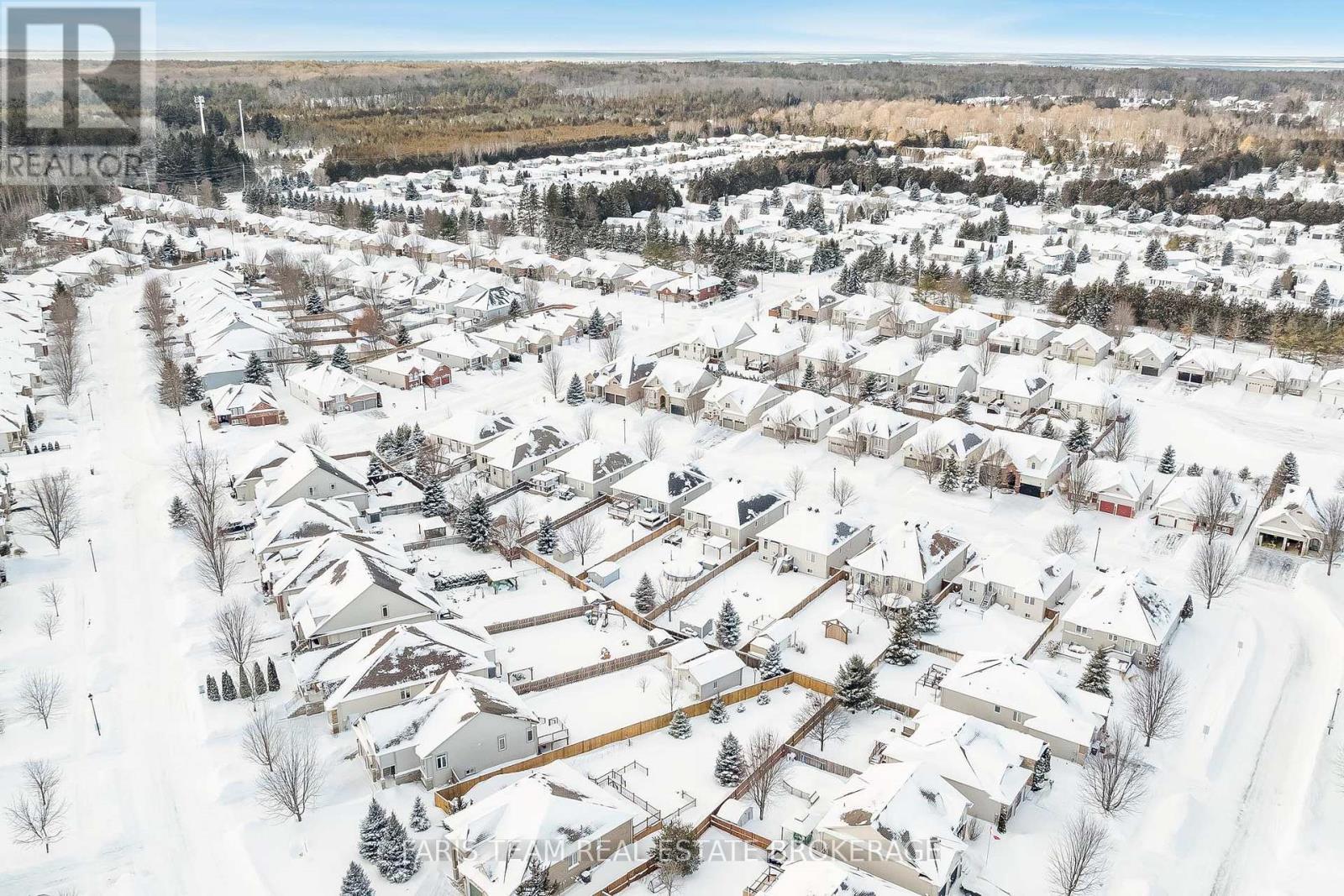 9 Broadpoint Street, Wasaga Beach, Ontario  L9Z 3B8 - Photo 38 - S12732072