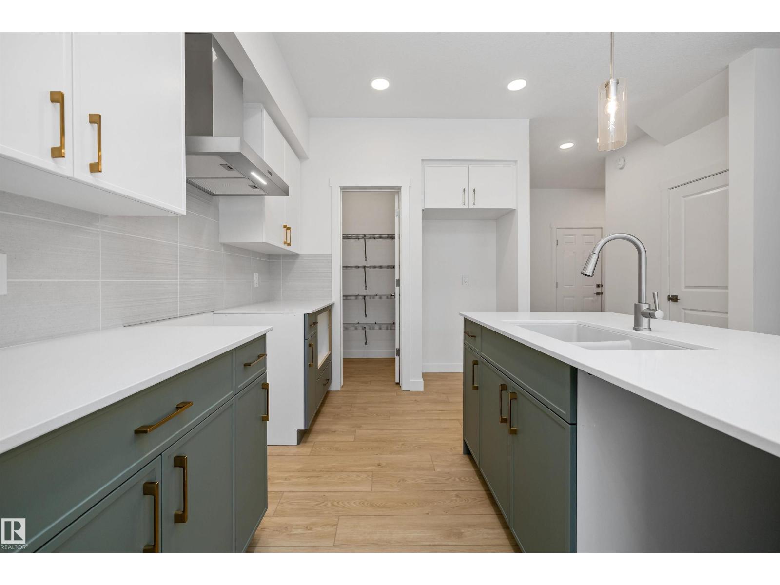 915 19 Av Nw, Edmonton, Alberta  T6T 2X4 - Photo 12 - E4470880