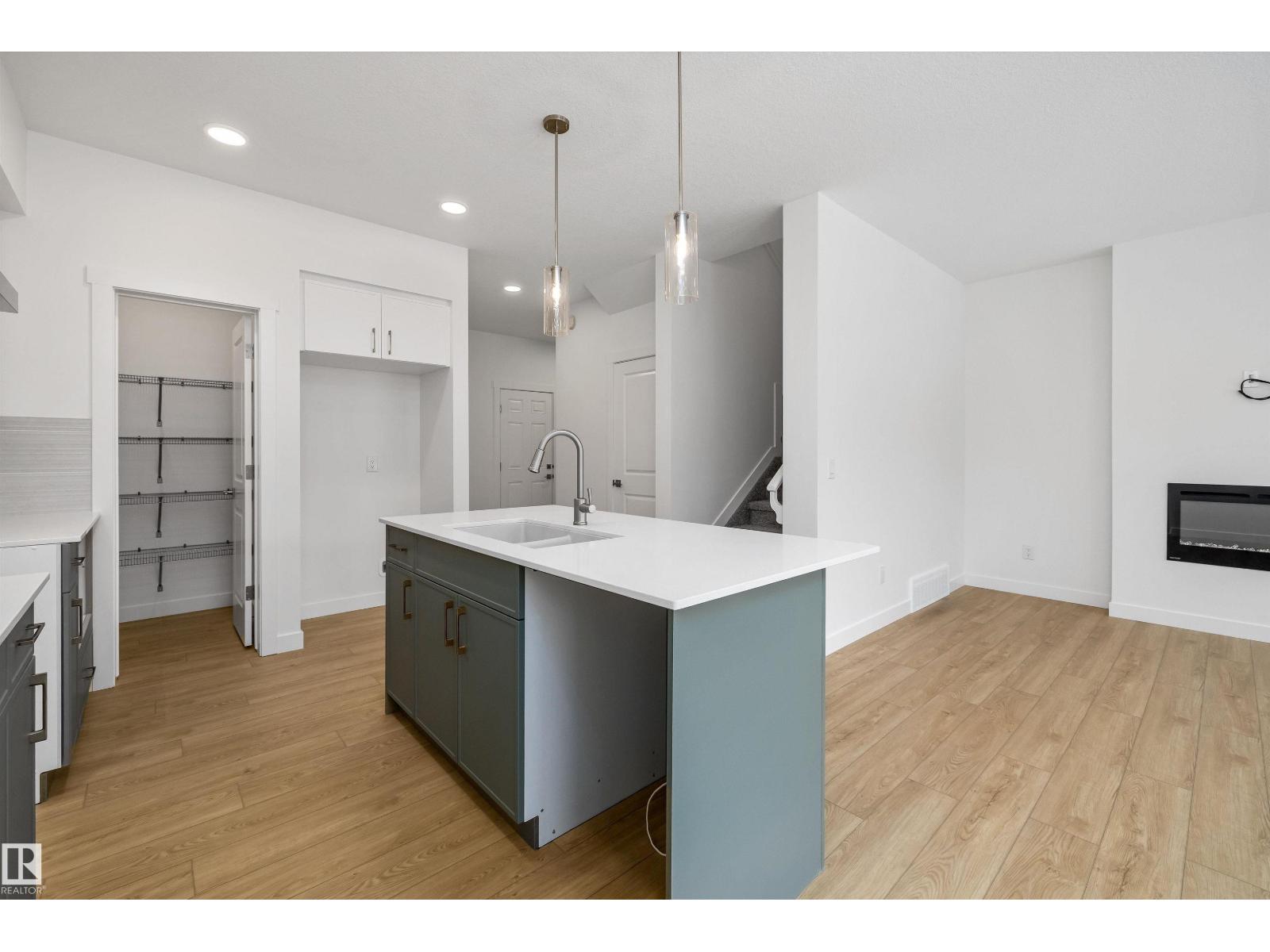 915 19 Av Nw, Edmonton, Alberta  T6T 2X4 - Photo 9 - E4470880