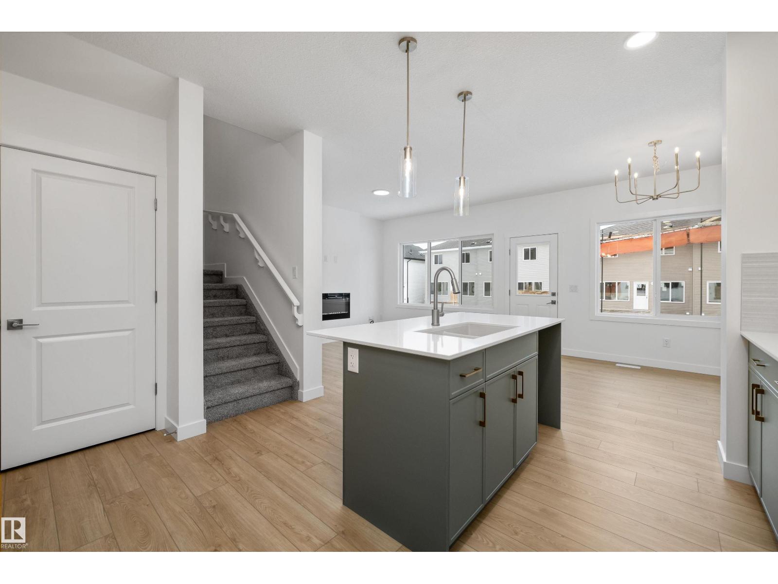 915 19 Av Nw, Edmonton, Alberta  T6T 2X4 - Photo 10 - E4470880