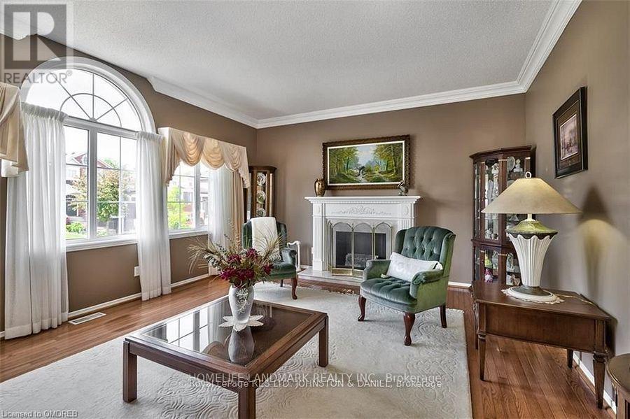 1482 Sandpiper Road, Oakville, Ontario  L6M 3R5 - Photo 2 - W12732034