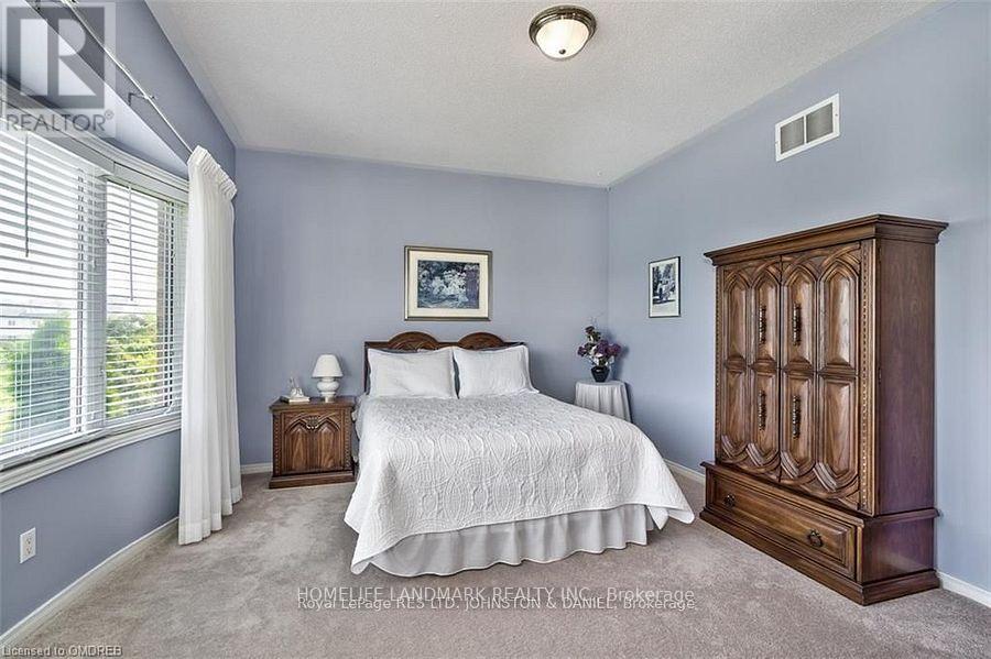 1482 Sandpiper Road, Oakville, Ontario  L6M 3R5 - Photo 6 - W12732034