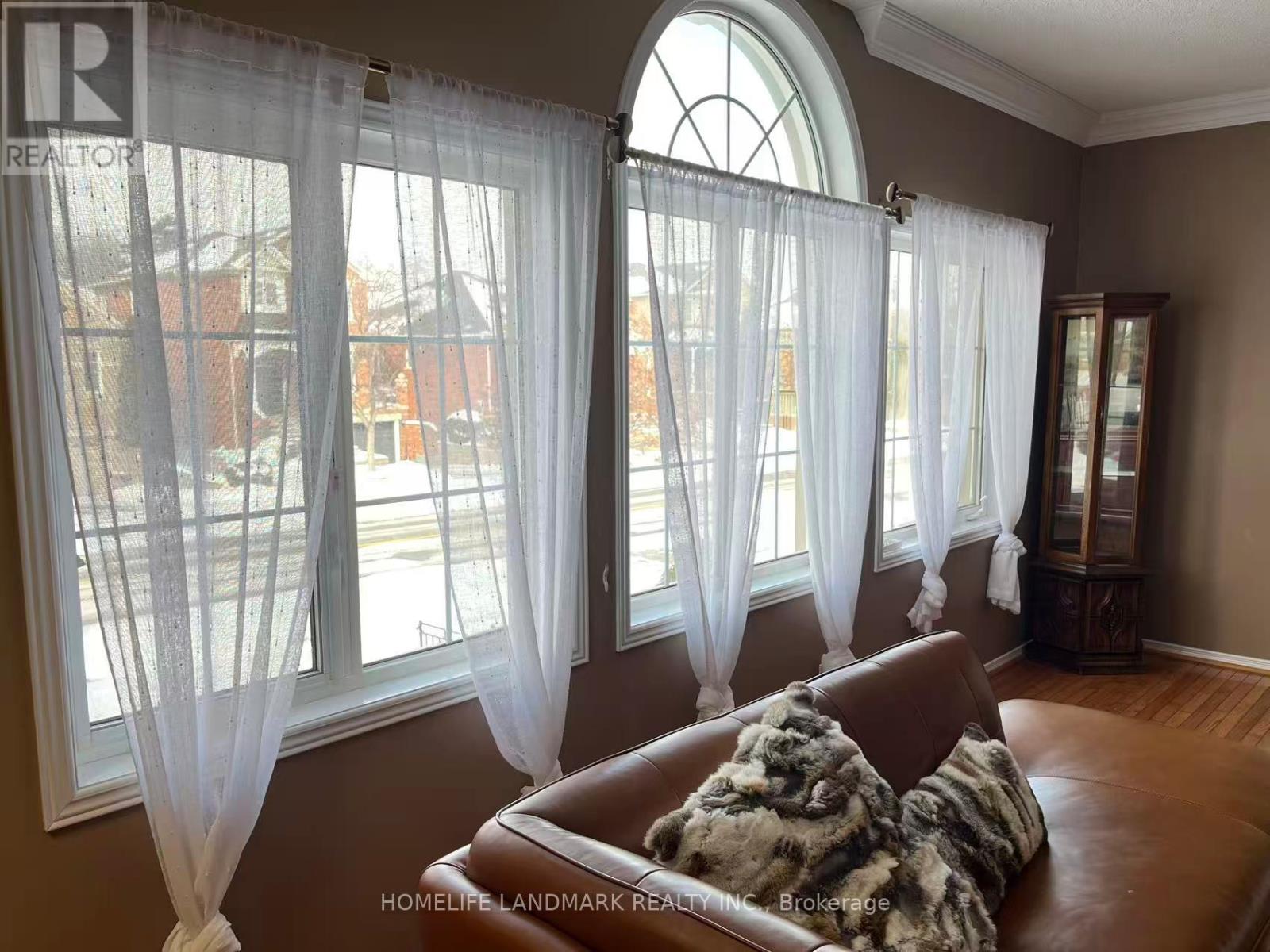 1482 Sandpiper Road, Oakville, Ontario  L6M 3R5 - Photo 8 - W12732034