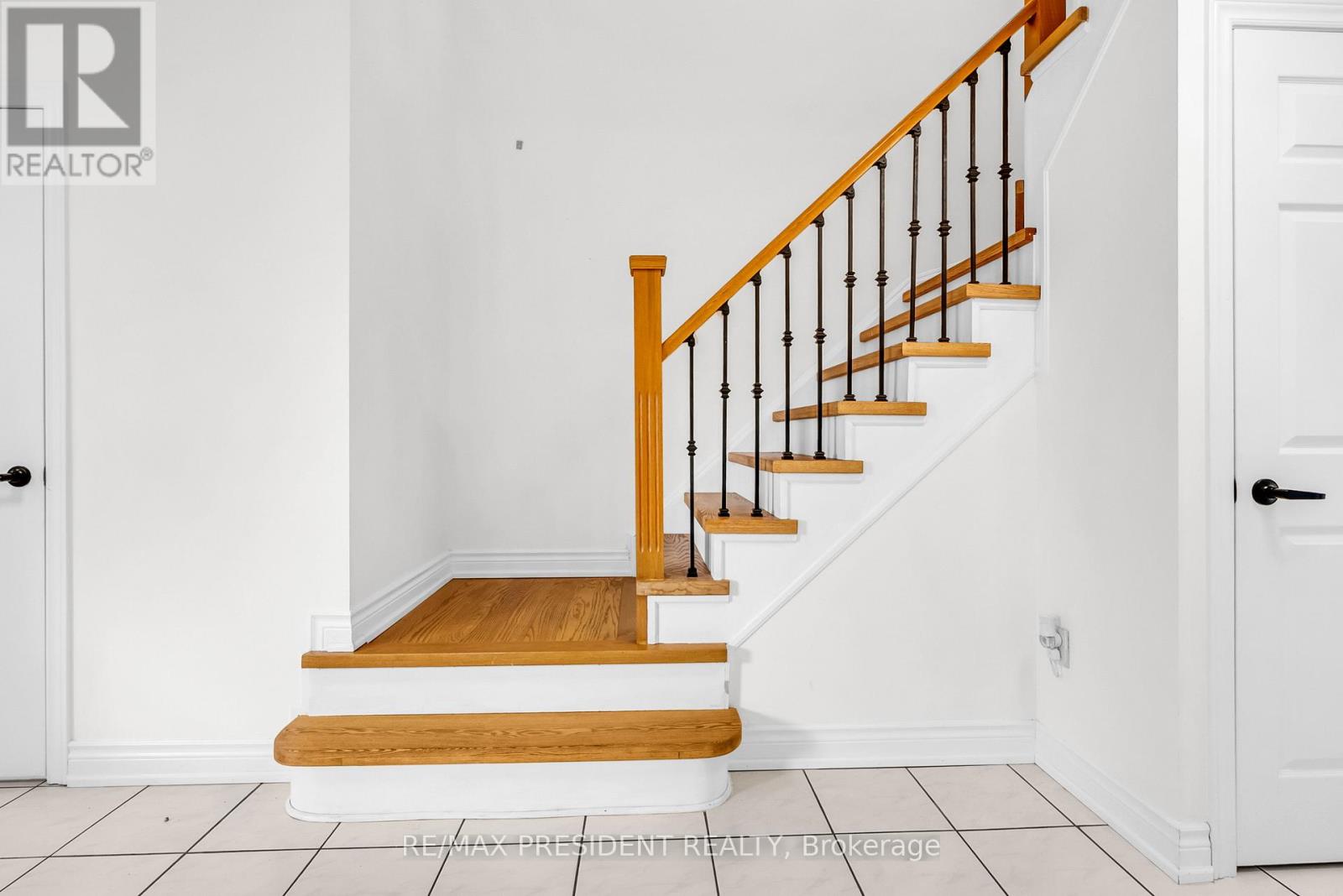 7031 Graydon Court, Mississauga, Ontario  L5N 7H4 - Photo 23 - W12732042