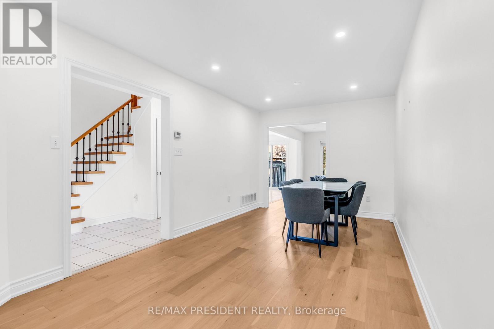 7031 Graydon Court, Mississauga, Ontario  L5N 7H4 - Photo 9 - W12732042