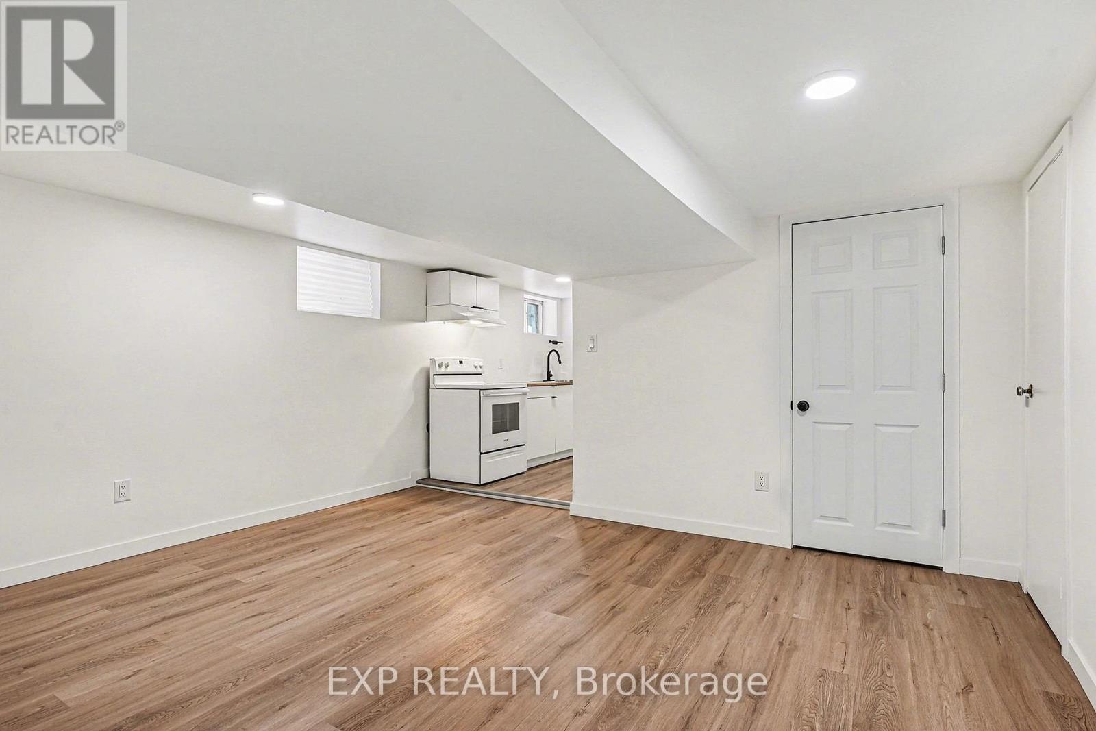 Lower - 82 Howick Avenue, Toronto, Ontario  M6N 1N1 - Photo 12 - W12732076