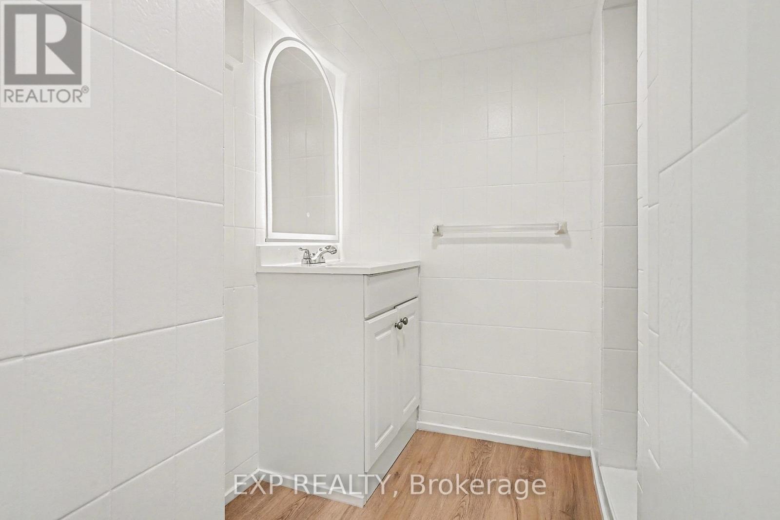 Lower - 82 Howick Avenue, Toronto, Ontario  M6N 1N1 - Photo 14 - W12732076