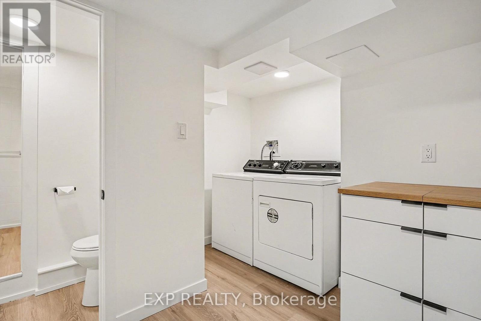 Lower - 82 Howick Avenue, Toronto, Ontario  M6N 1N1 - Photo 9 - W12732076