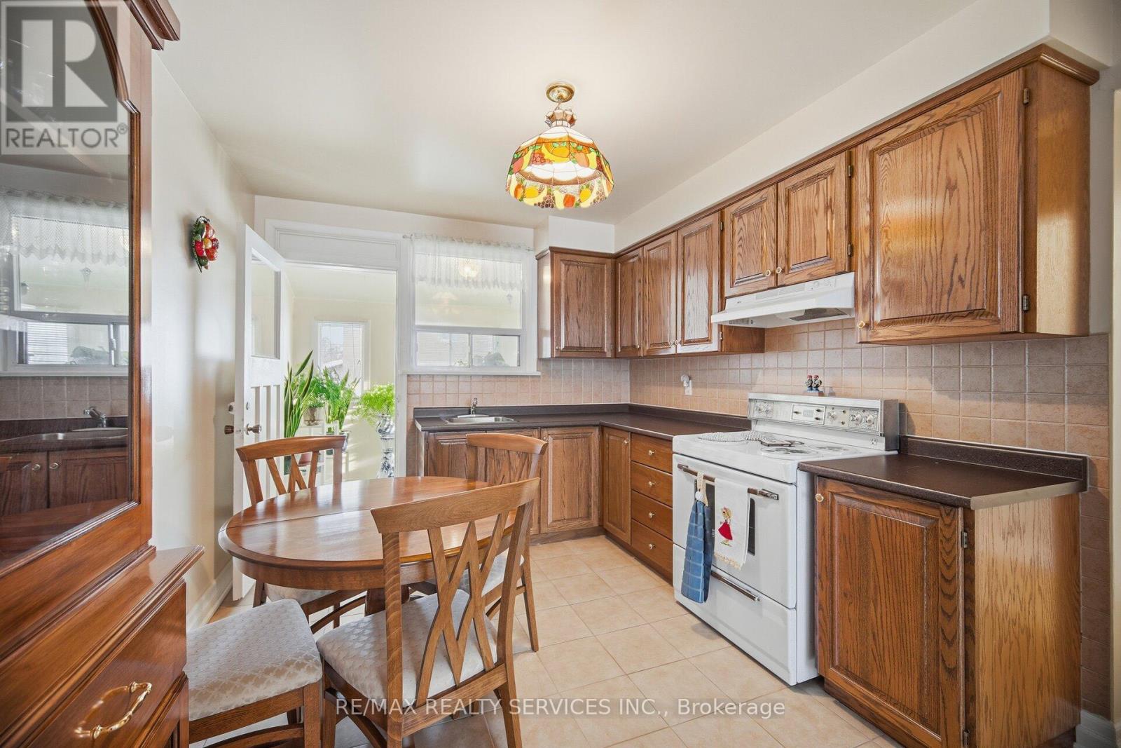 183 Vodden Street E, Brampton, Ontario  L6V 1M9 - Photo 14 - W12732146