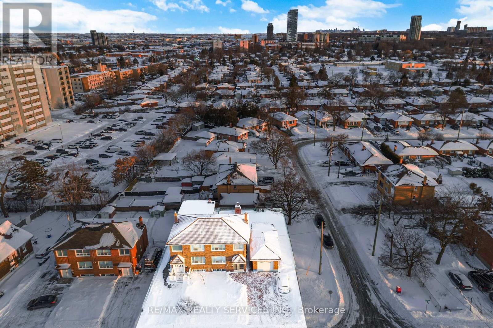 183 Vodden Street E, Brampton, Ontario  L6V 1M9 - Photo 2 - W12732146