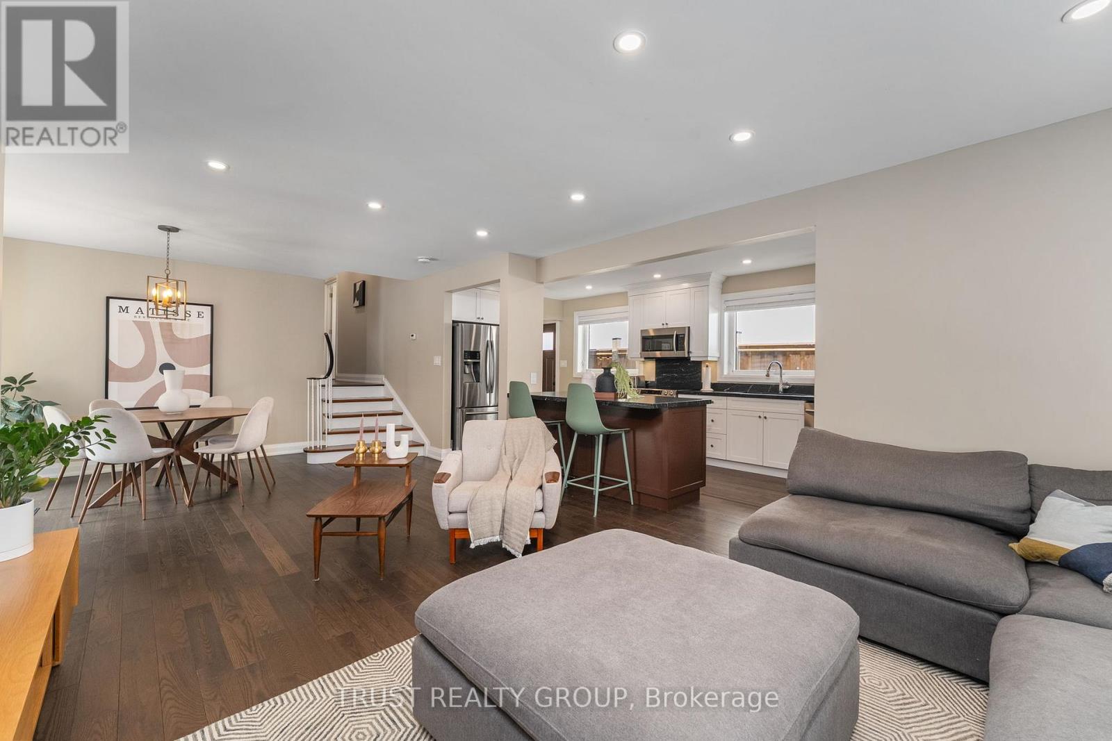 18 Deanecrest Road, Toronto, Ontario  M9B 5W4 - Photo 14 - W12732148