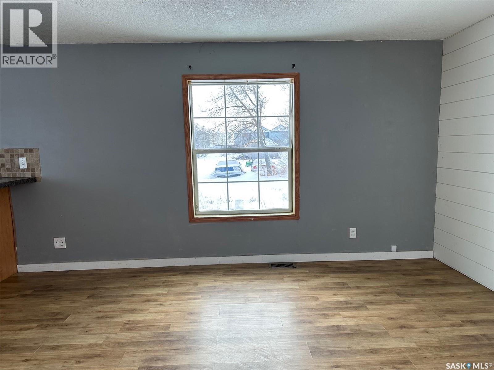 267 Hanson Avenue, Macoun, Saskatchewan  S0C 1P0 - Photo 7 - SK027465