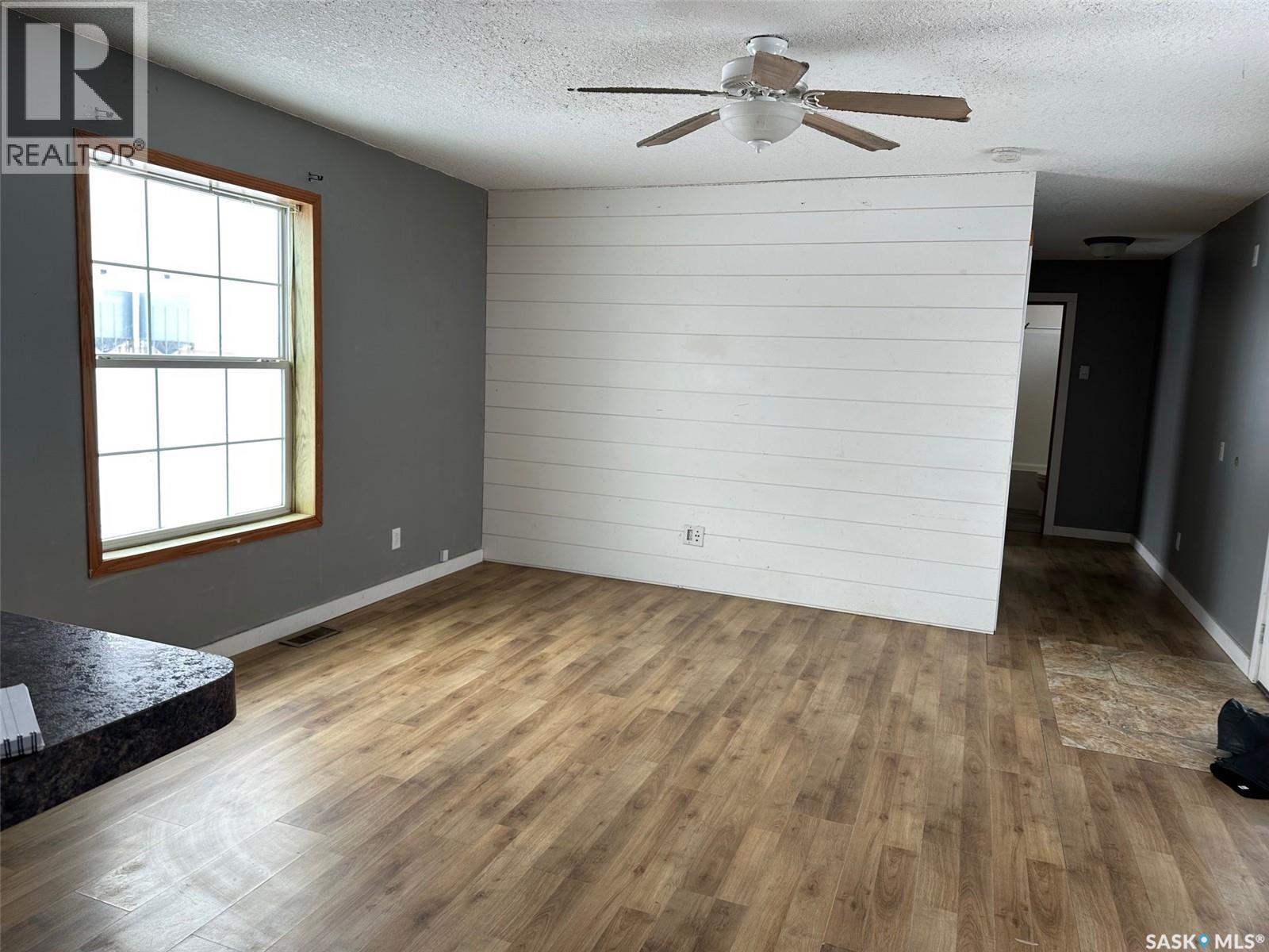 267 Hanson Avenue, Macoun, Saskatchewan  S0C 1P0 - Photo 8 - SK027465