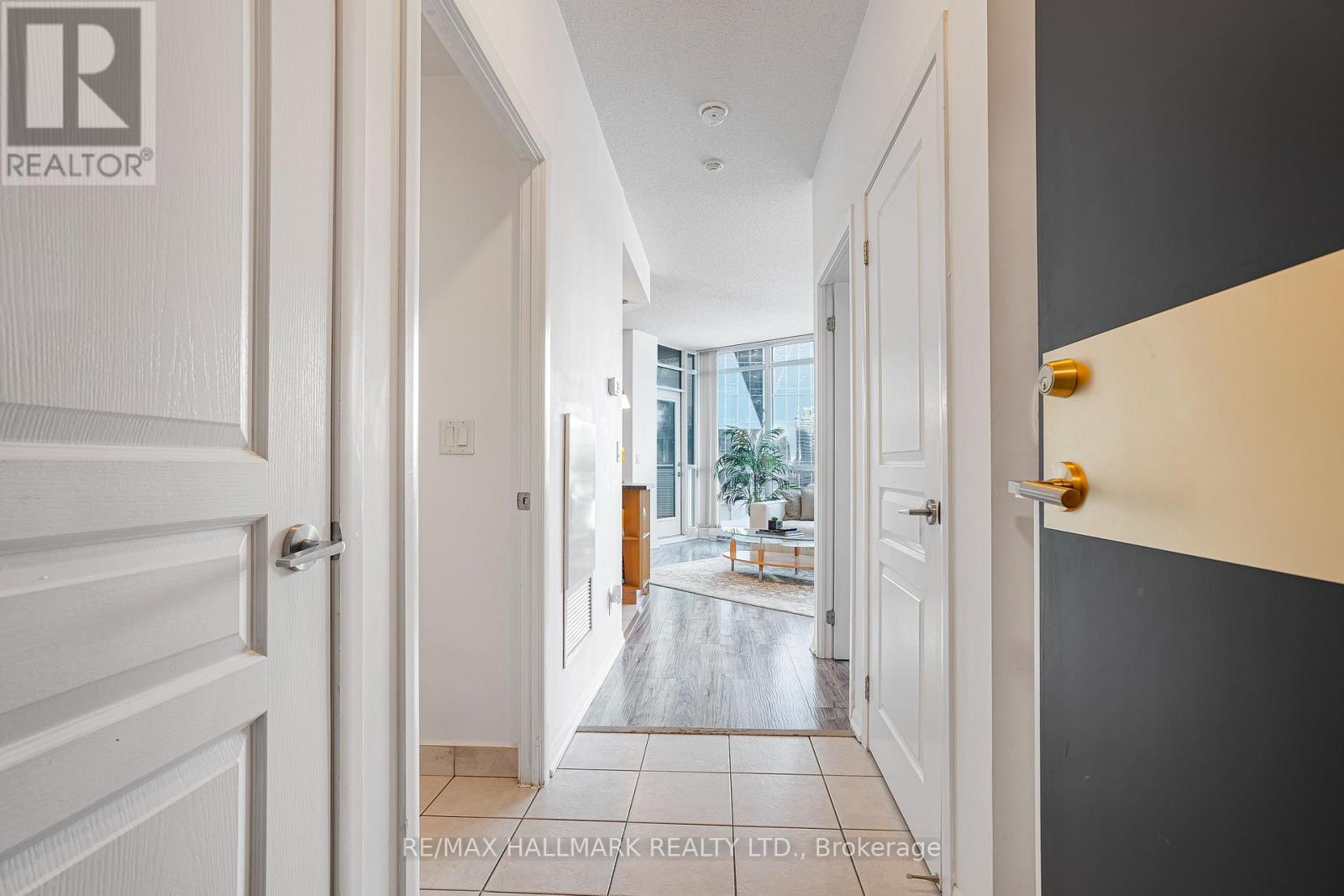 1603 - 18 Yonge Street, Toronto, Ontario  M5E 1Z8 - Photo 2 - C12729566