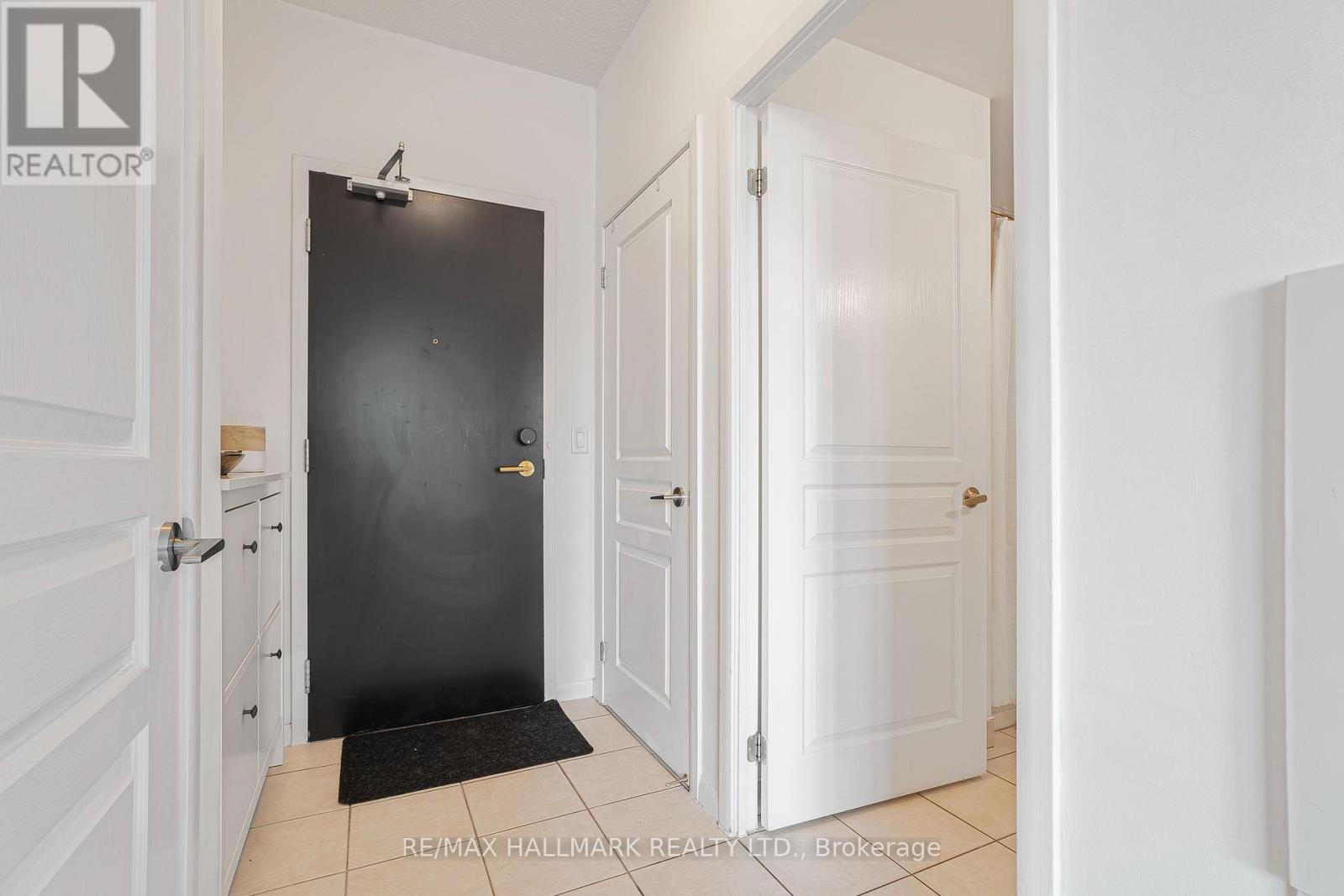 1603 - 18 Yonge Street, Toronto, Ontario  M5E 1Z8 - Photo 3 - C12729566