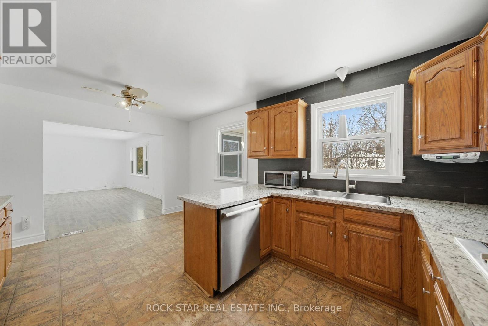 11 Nickerson Avenue, St. Catharines, Ontario  L2N 3L9 - Photo 11 - X12732054